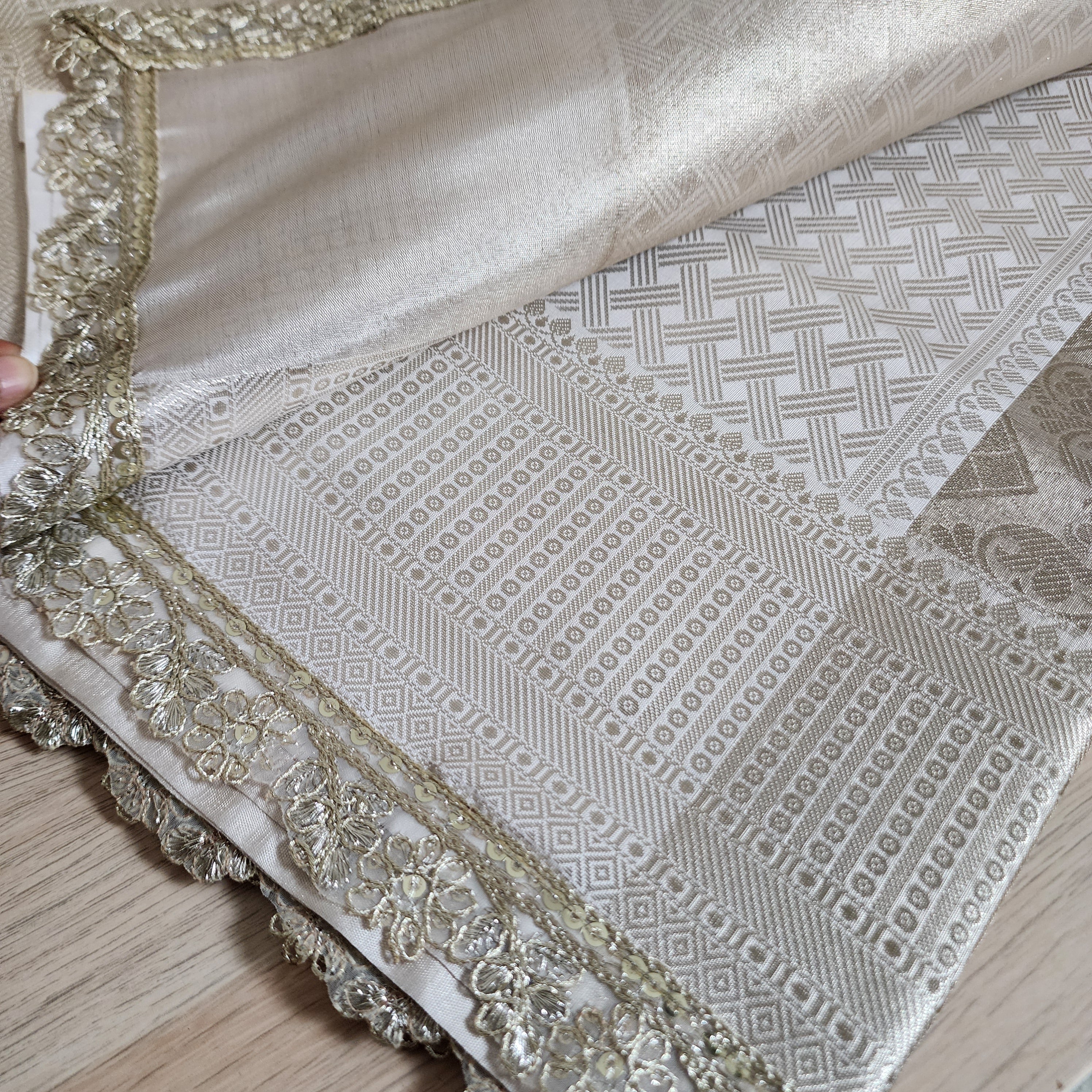 Elegant Glass Tissue Silk Saree in Brocade style weaving