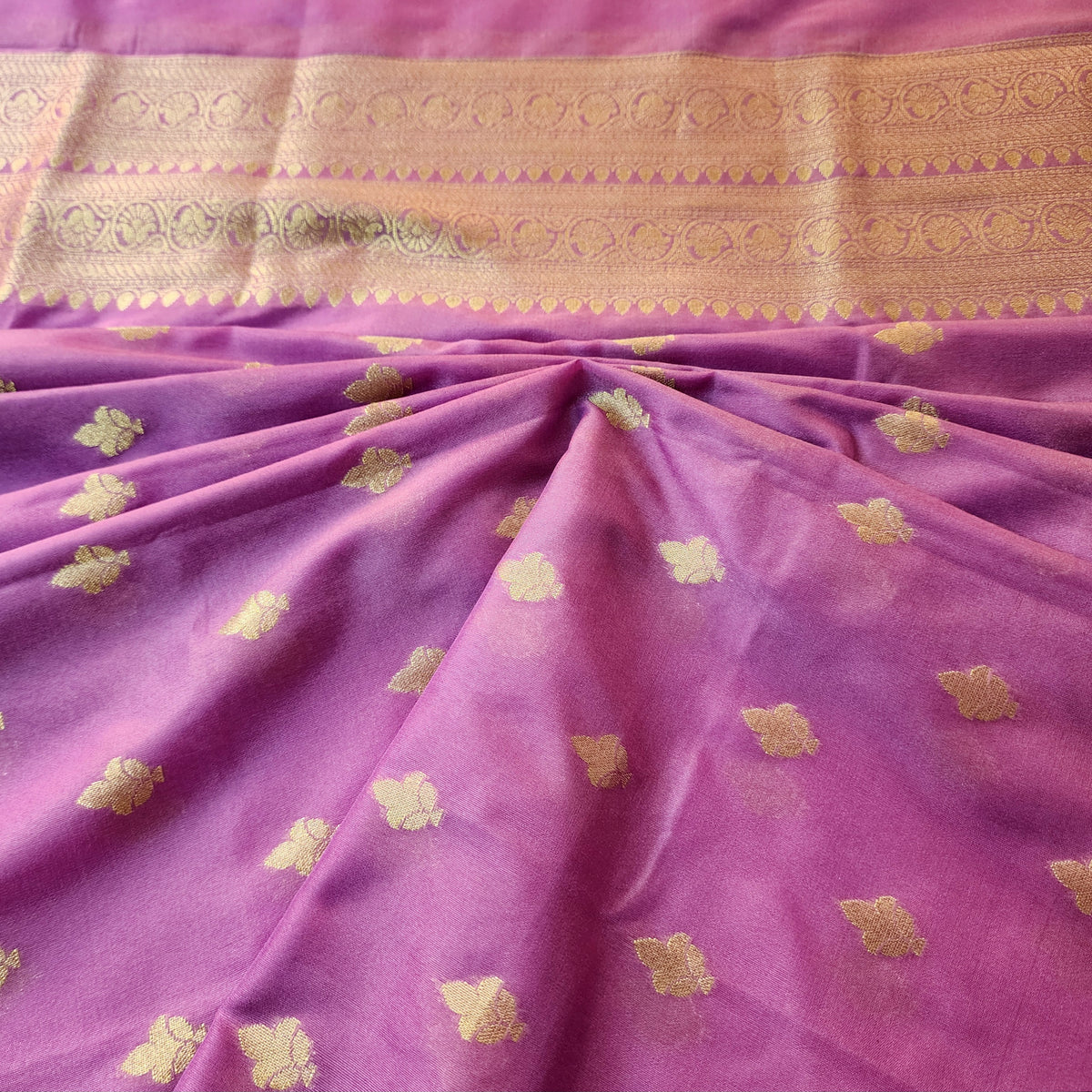 Purple Zari Banarasi Tapetta Silk Leaf Weave Dupatta