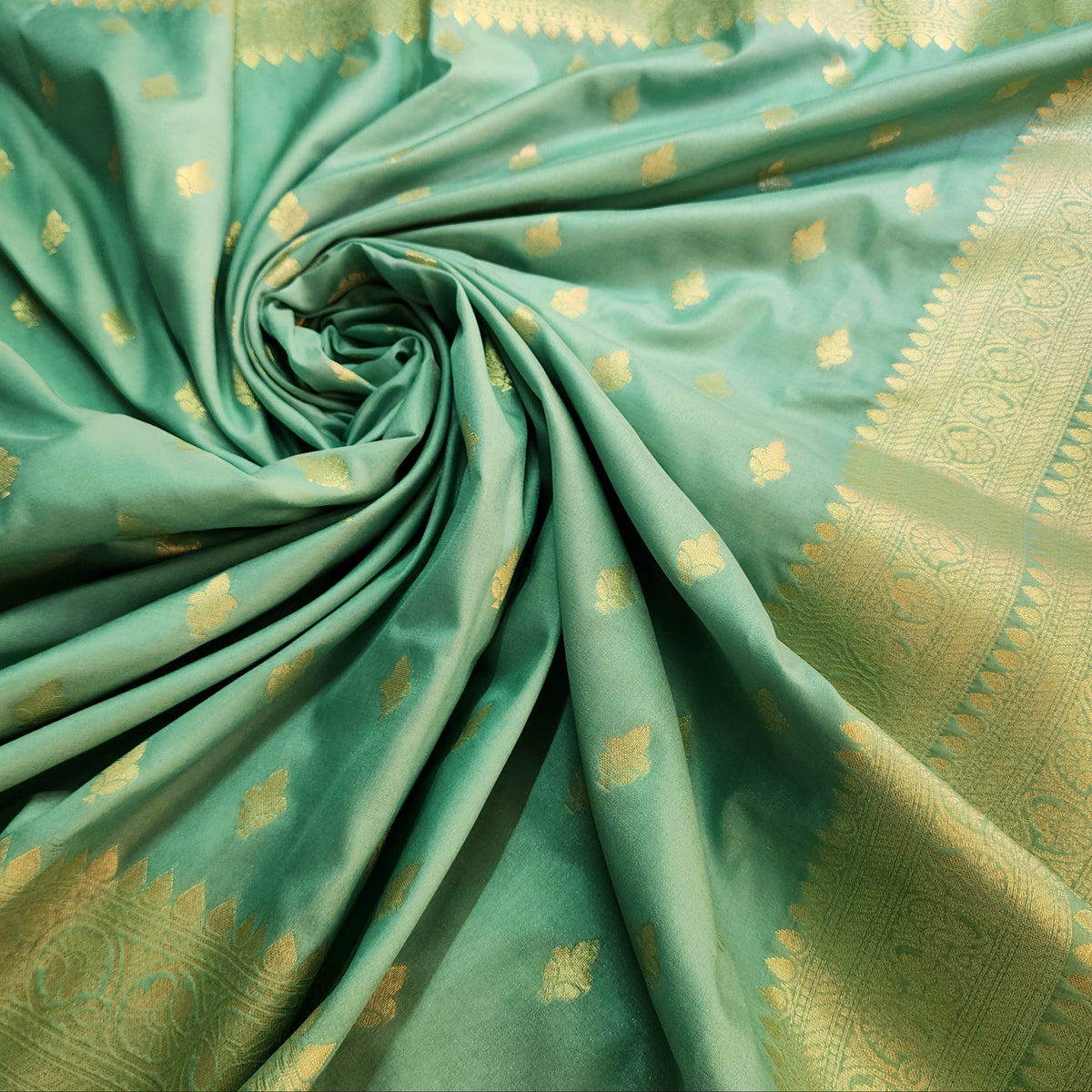 Aqua Green Banarasi Tapetta Silk Leaf Weave Dupatta
