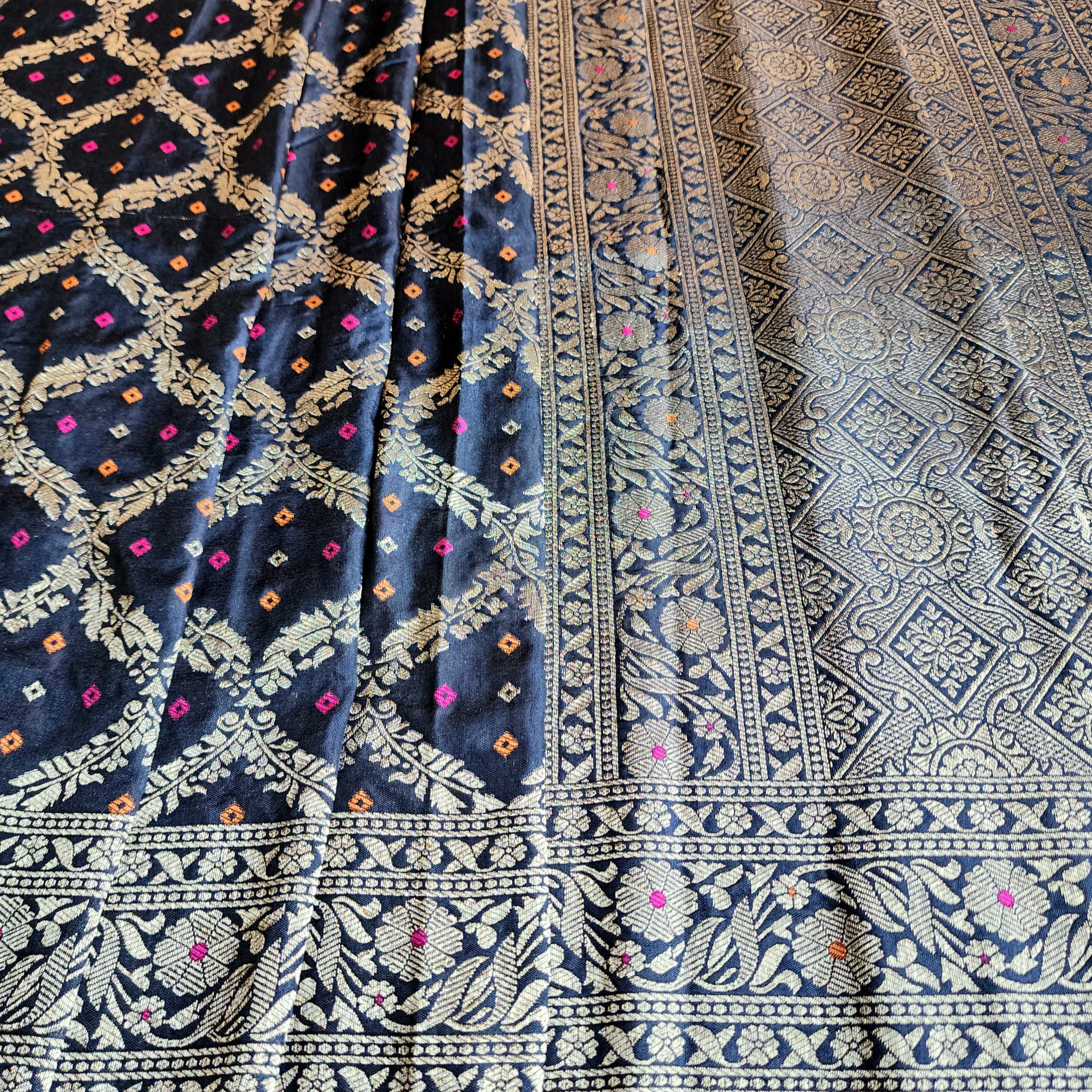 Black Bandhani Dupatta with Traditional Jaal