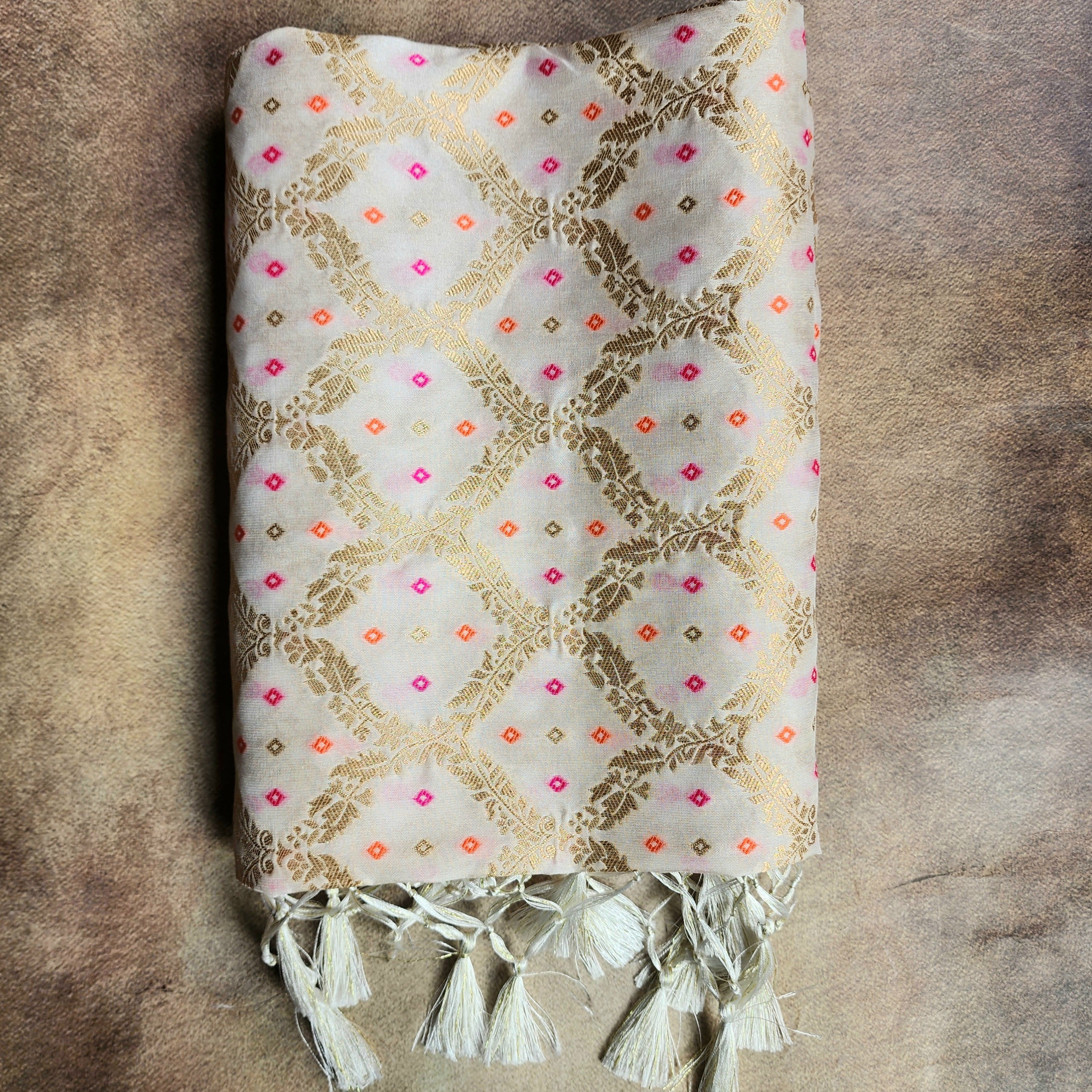 White Bandhani Dupatta with Traditional Jaal