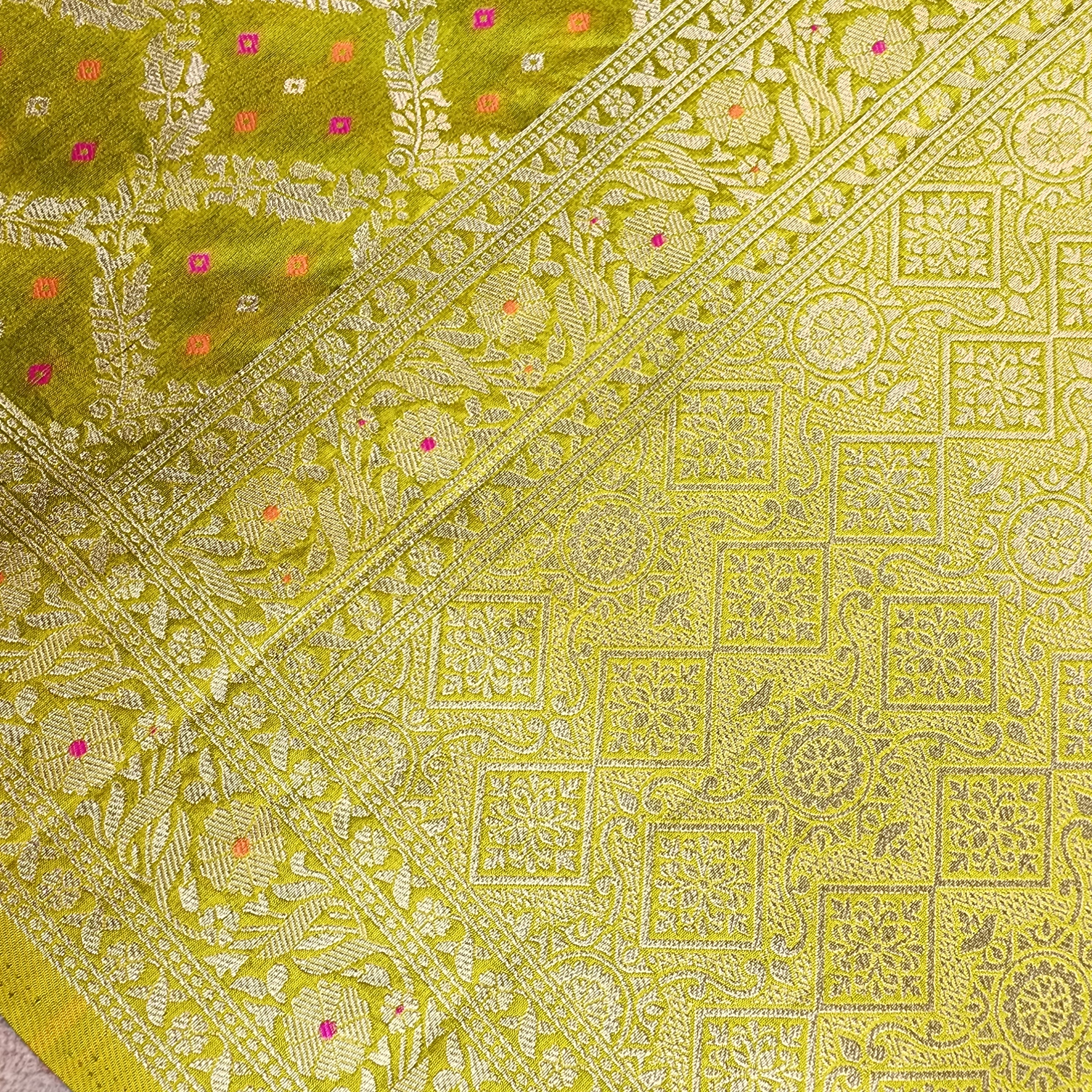 Lime Green Bandhani Dupatta with Traditional Jaal
