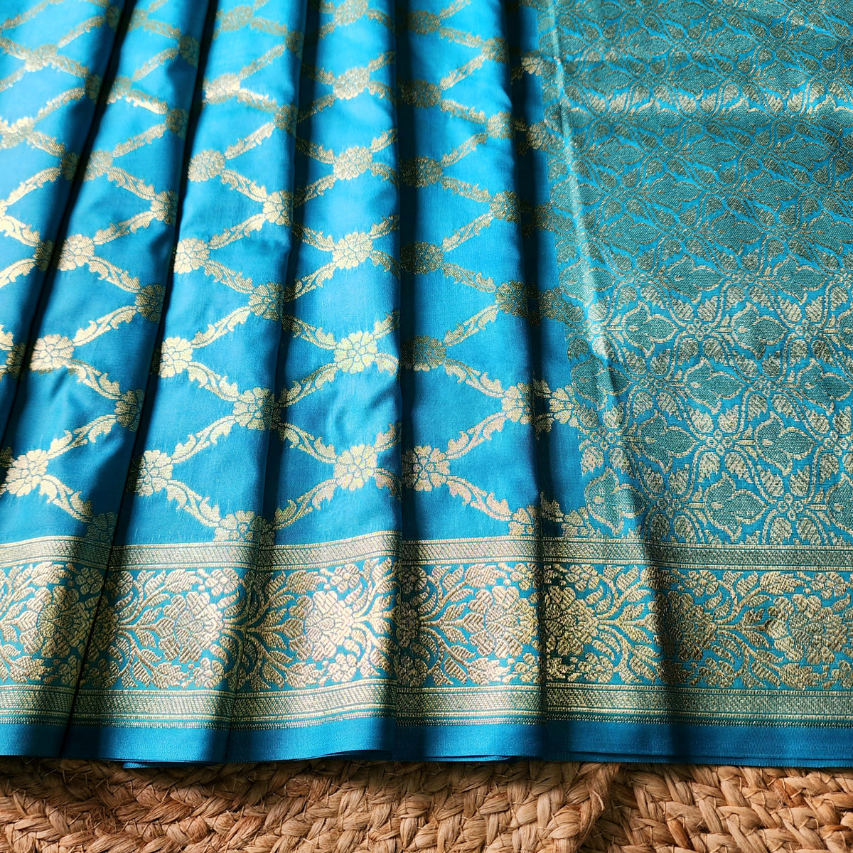 Banarasi Tapetta Silk - Turquoise Zari Jaal Dupatta