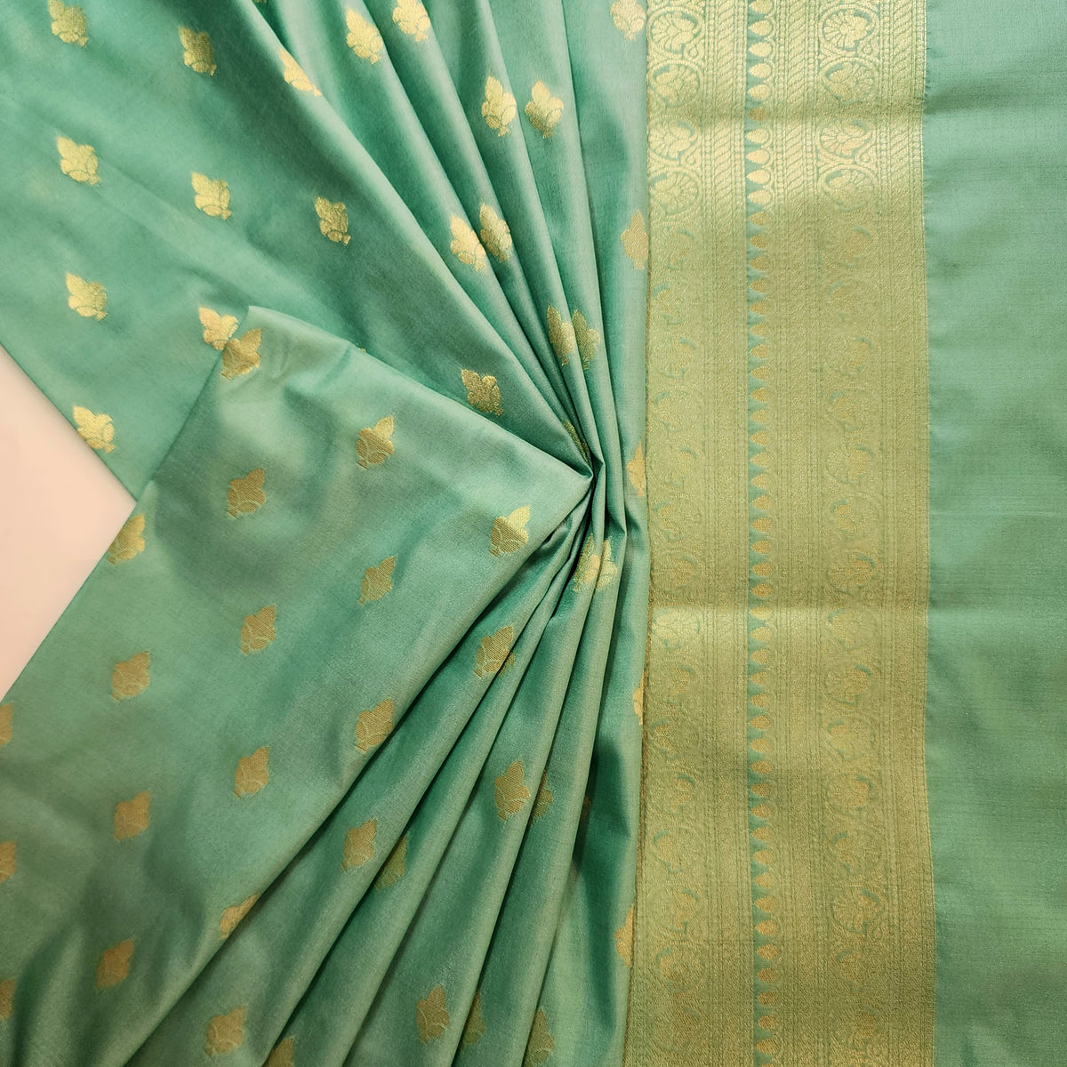 Aqua Green Banarasi Tapetta Silk Leaf Weave Dupatta