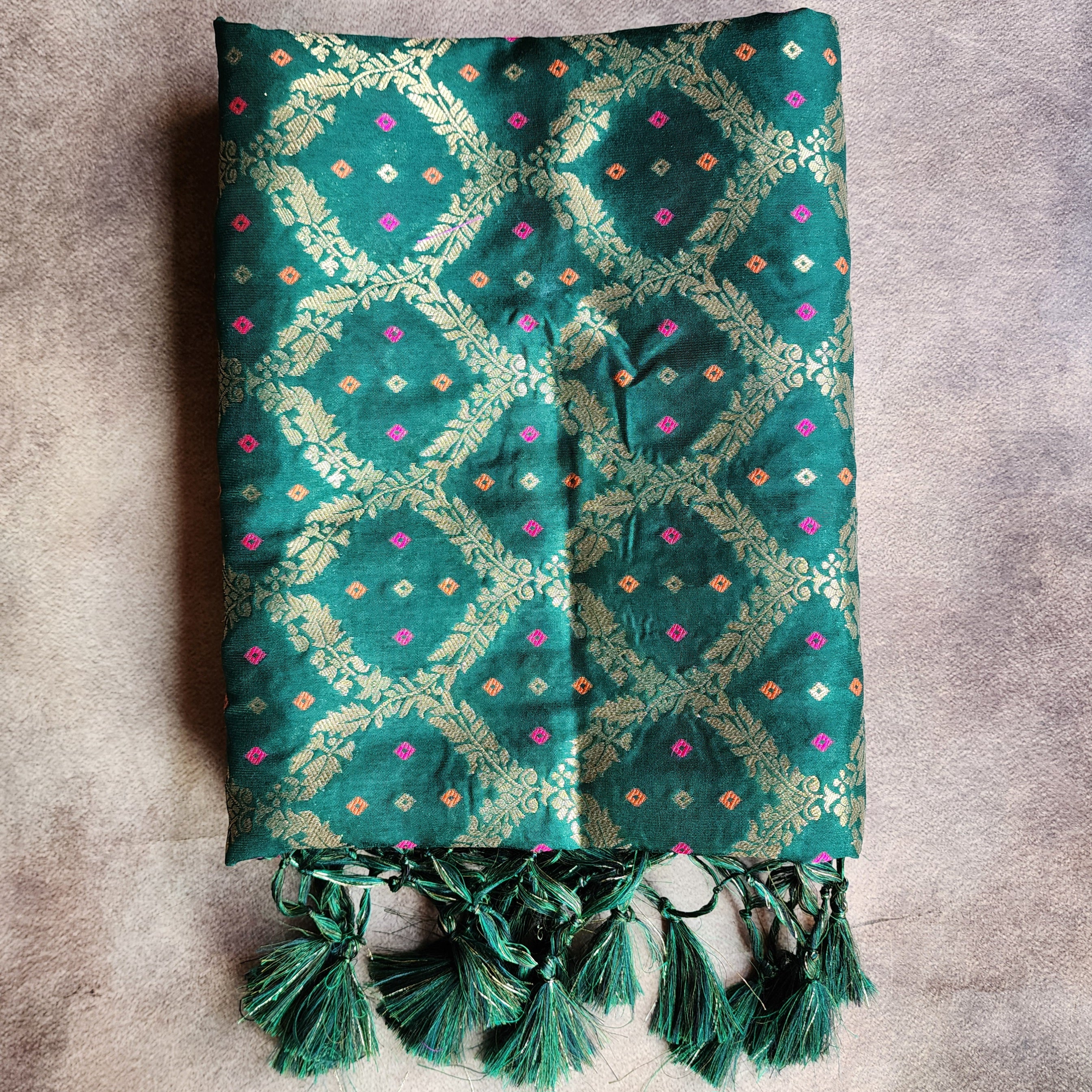 Bottle Green Bandhani Dupatta with Traditional Jaal