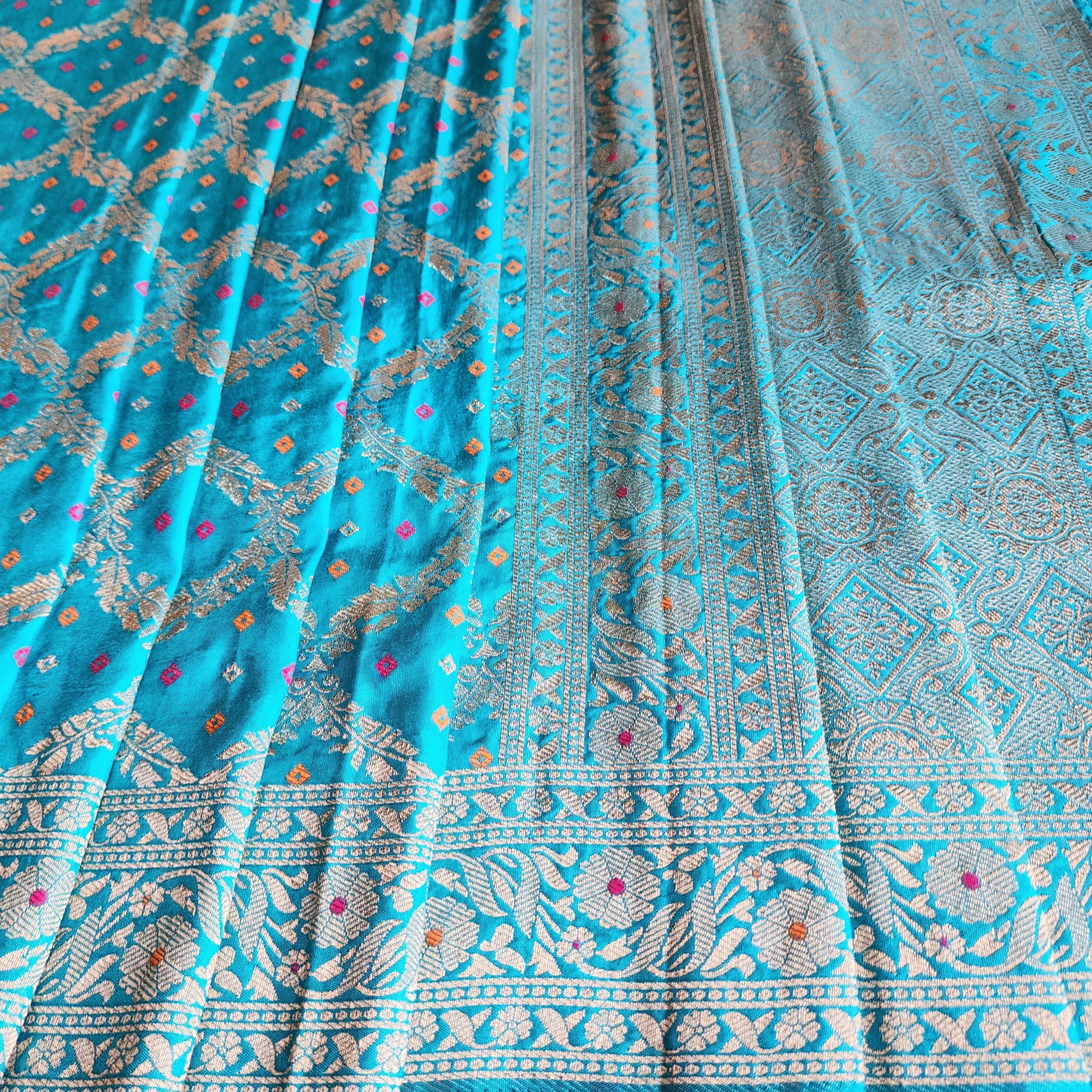 Peacock Blue Bandhani Dupatta with Traditional Jaal