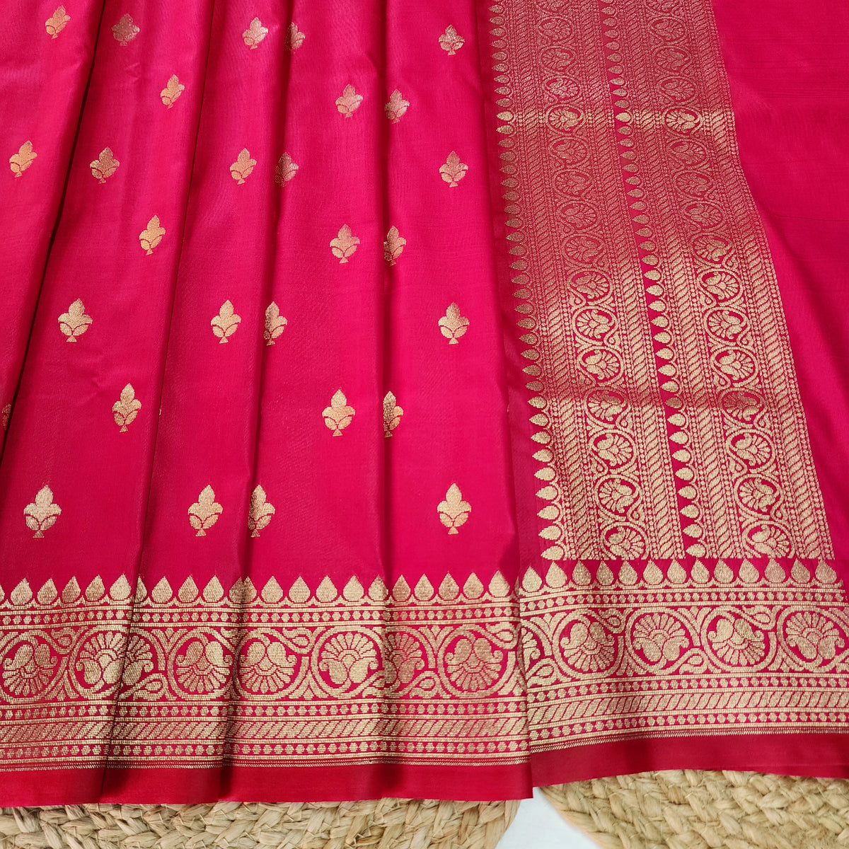 Rani Pink Banarasi Tapetta Silk Leaf Weave Dupatta