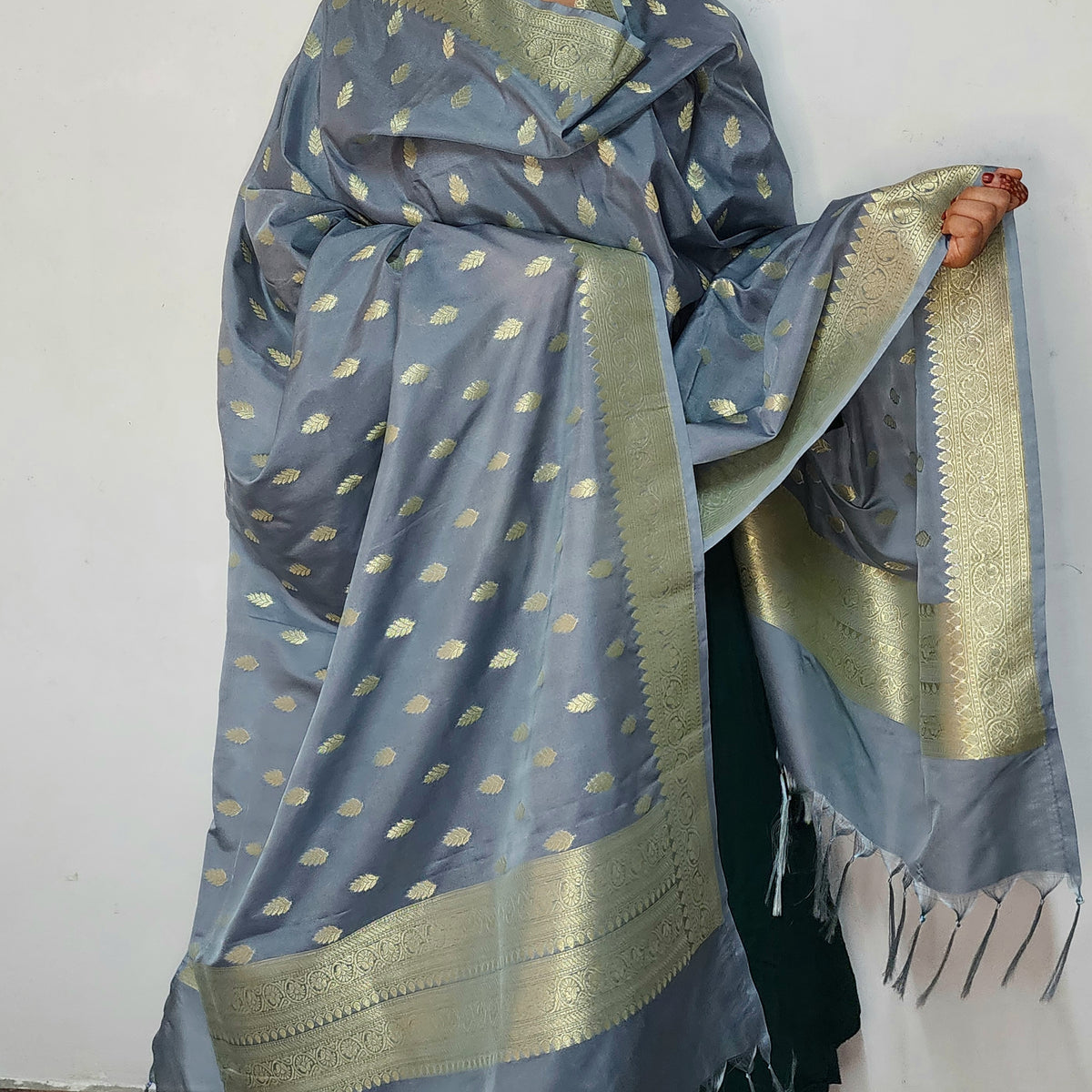 Steel Blue Banarasi Tapetta Silk Leaf Weave Dupatta