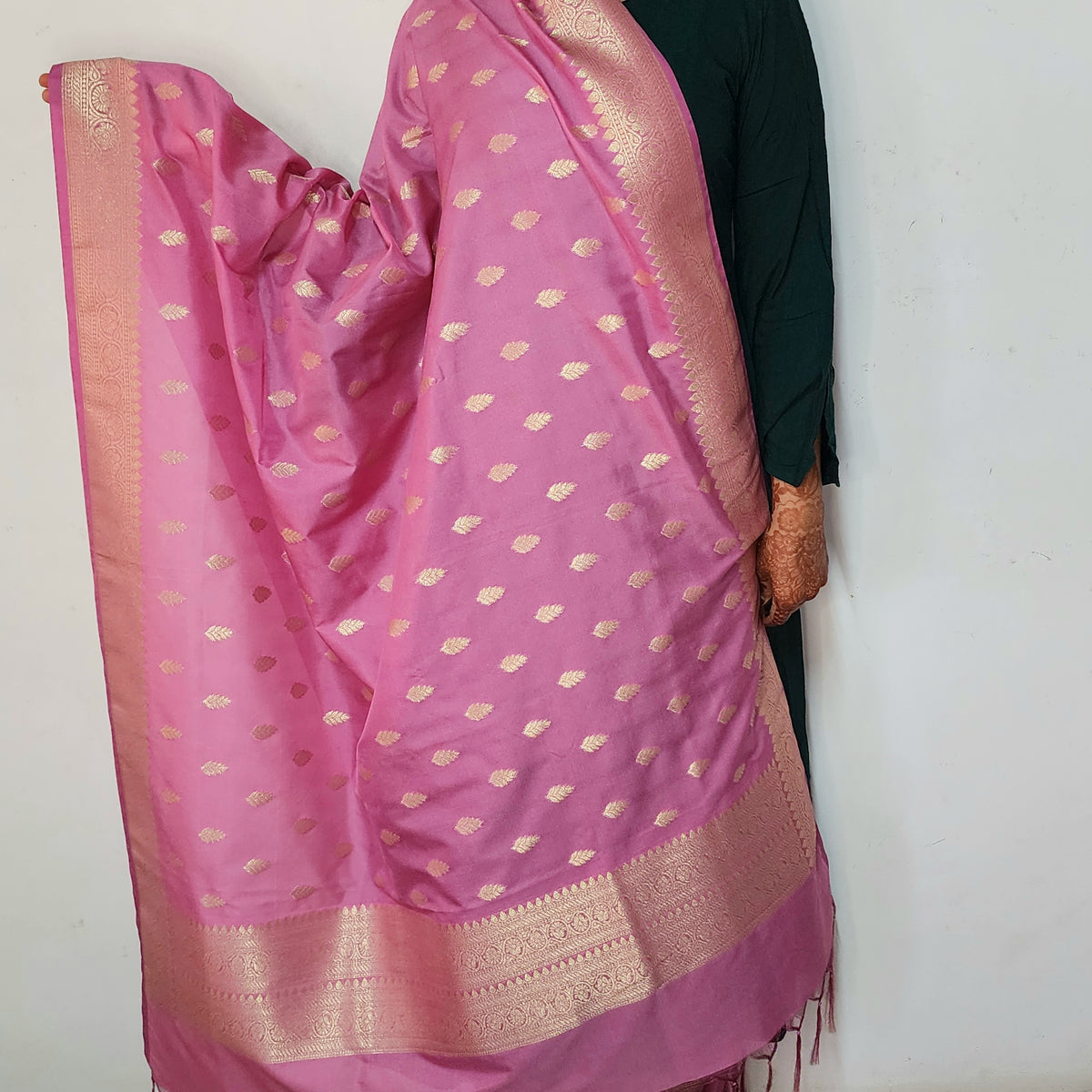 Dusty Rose Banarasi Tapetta Silk Leaf Weave Dupatta