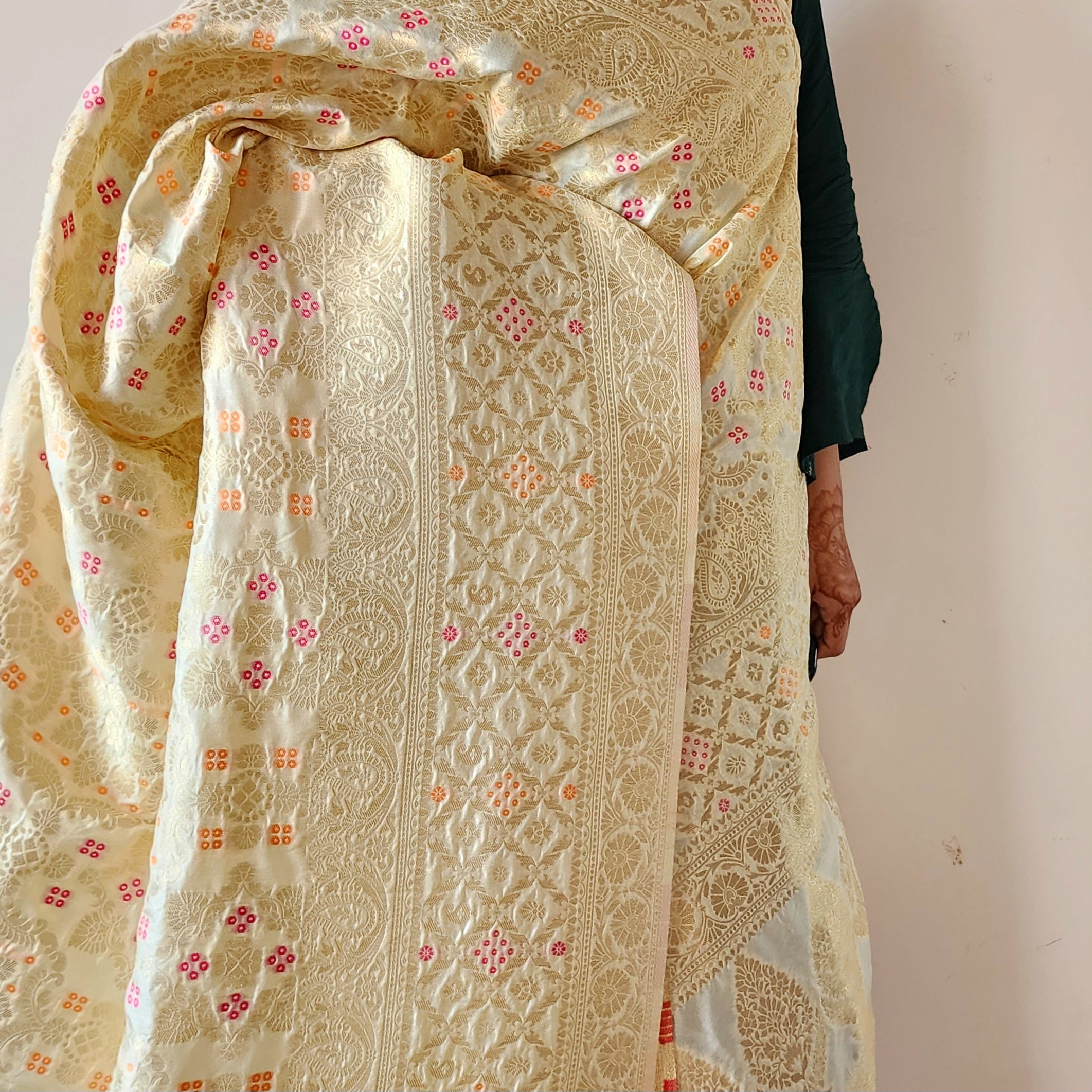 Ivory Cream Bandhani Dupatta with Floral and Geometric Zari Weave
