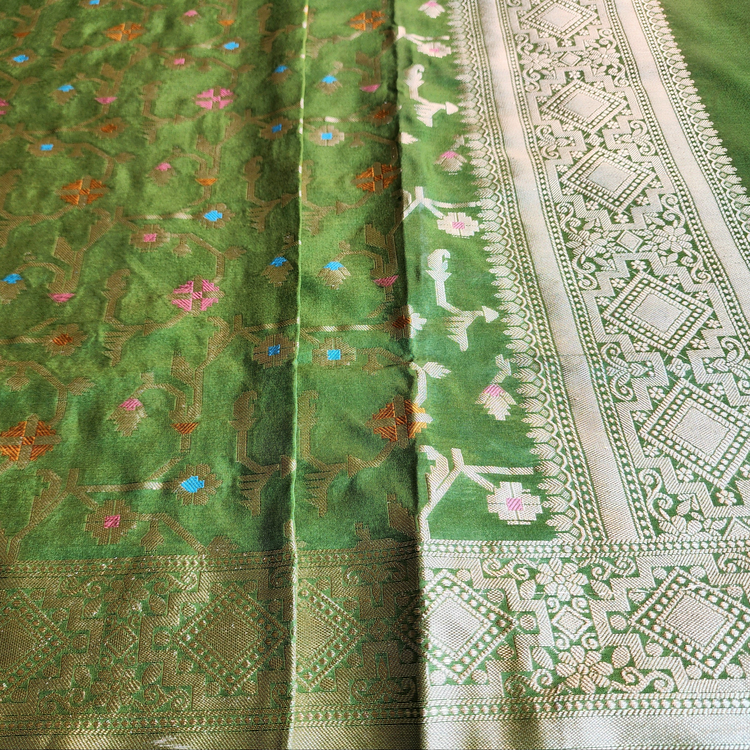 Golden Grid Banarasi Silk Dupatta with Meenakari Work in Mehendi Green