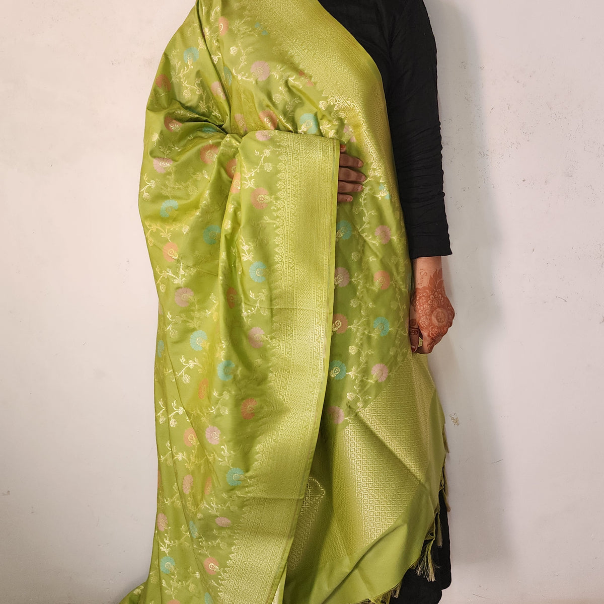 Banarasi Silk Floral Jaal Dupatta - Pistachio Green