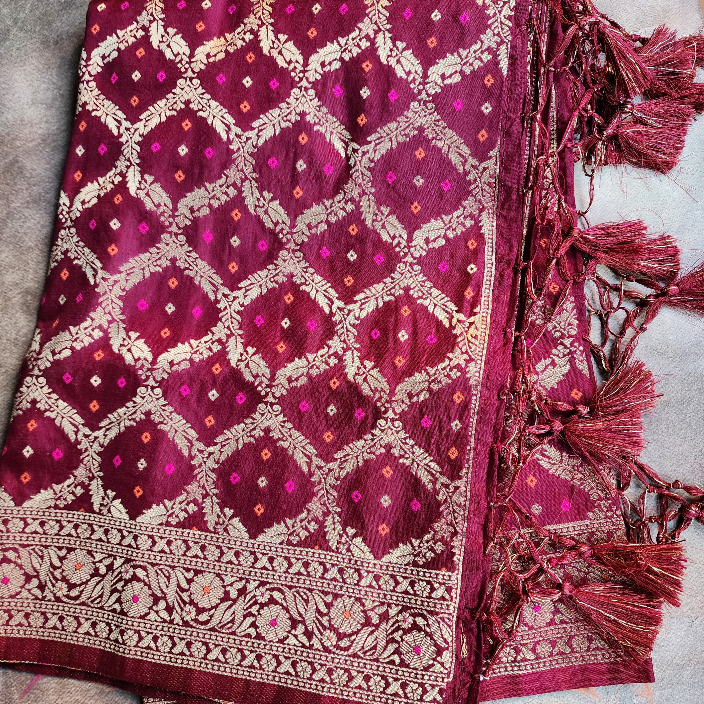 Wine Bandhani Dupatta with Traditional Jaal