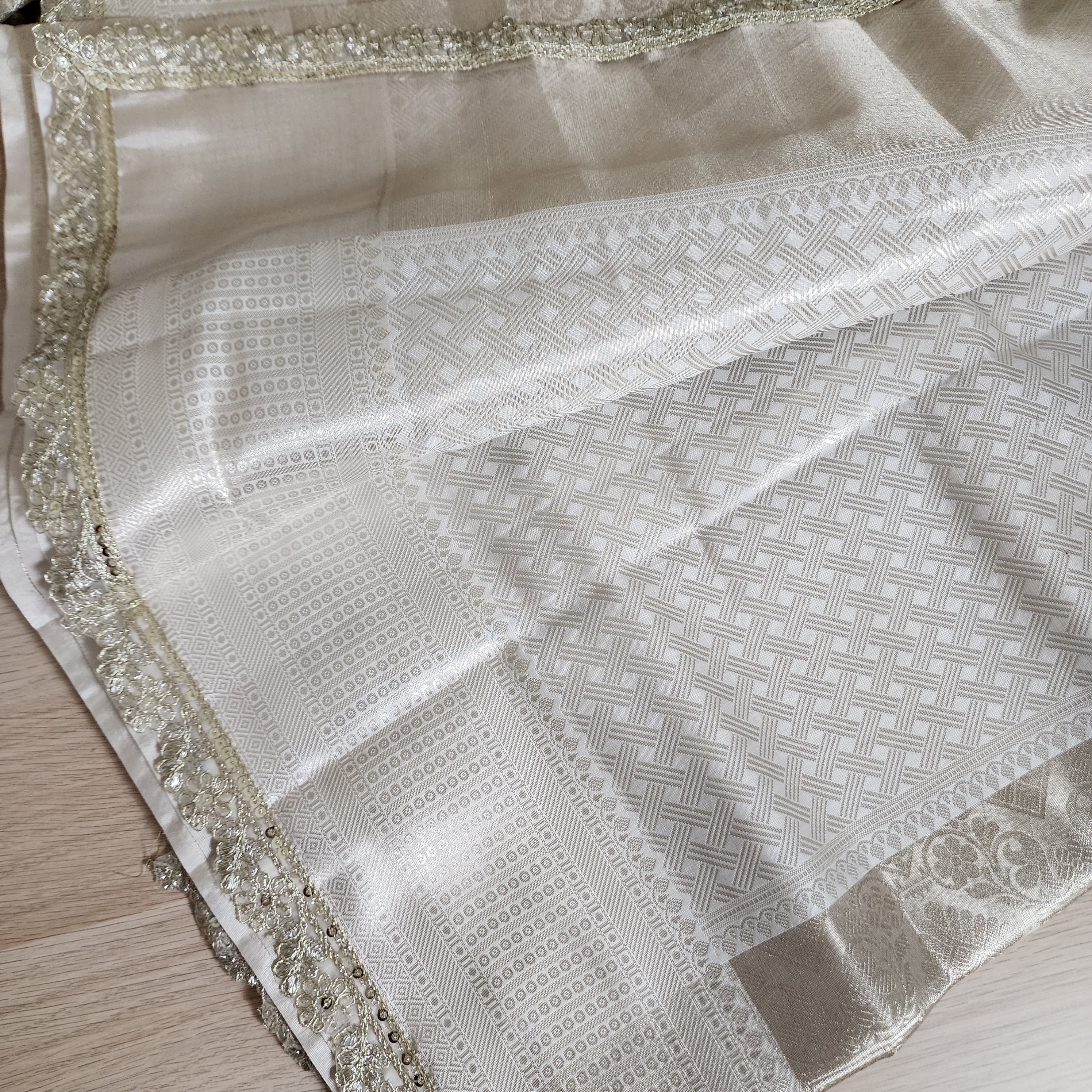 Elegant Glass Tissue Silk Saree in Brocade style weaving