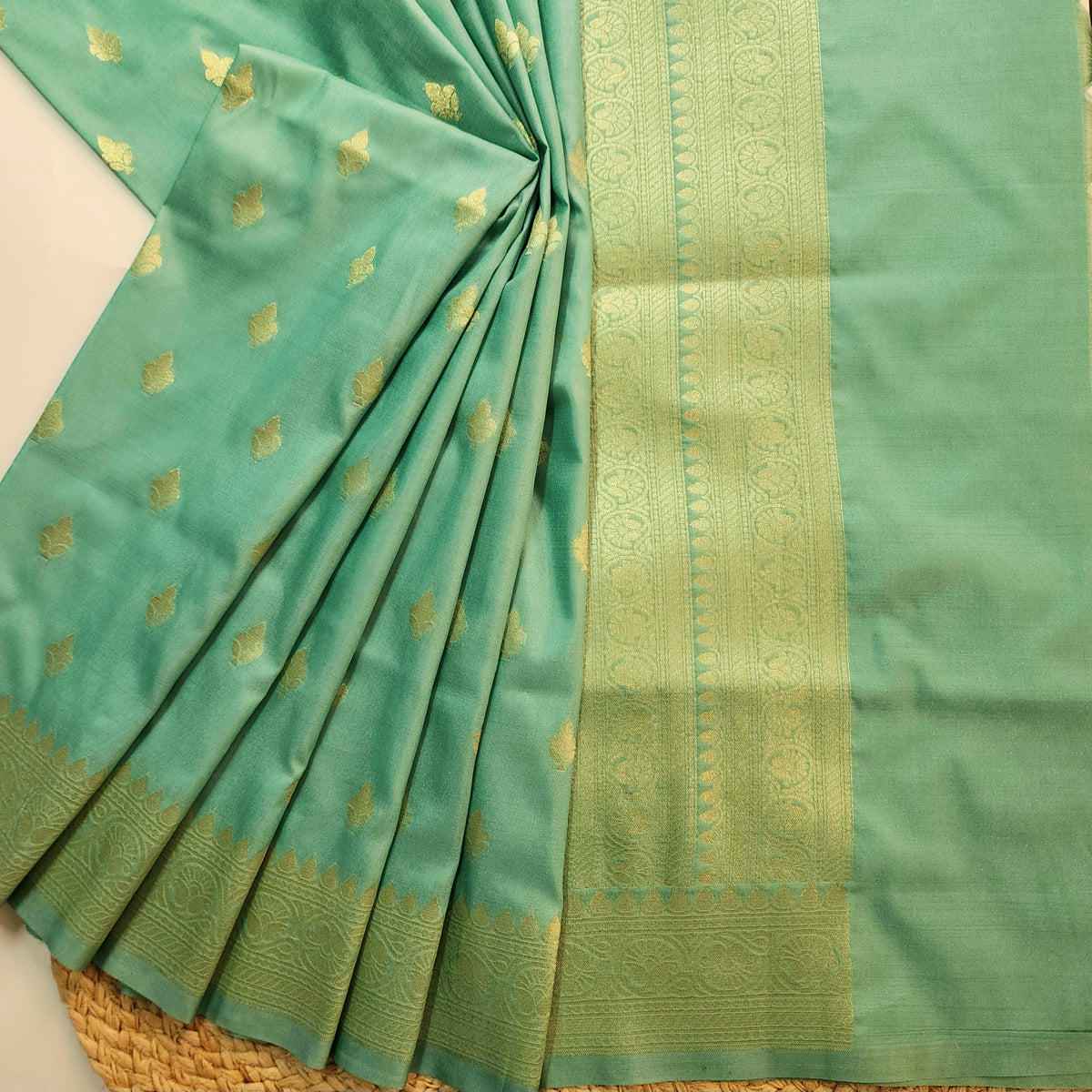 Aqua Green Banarasi Tapetta Silk Leaf Weave Dupatta