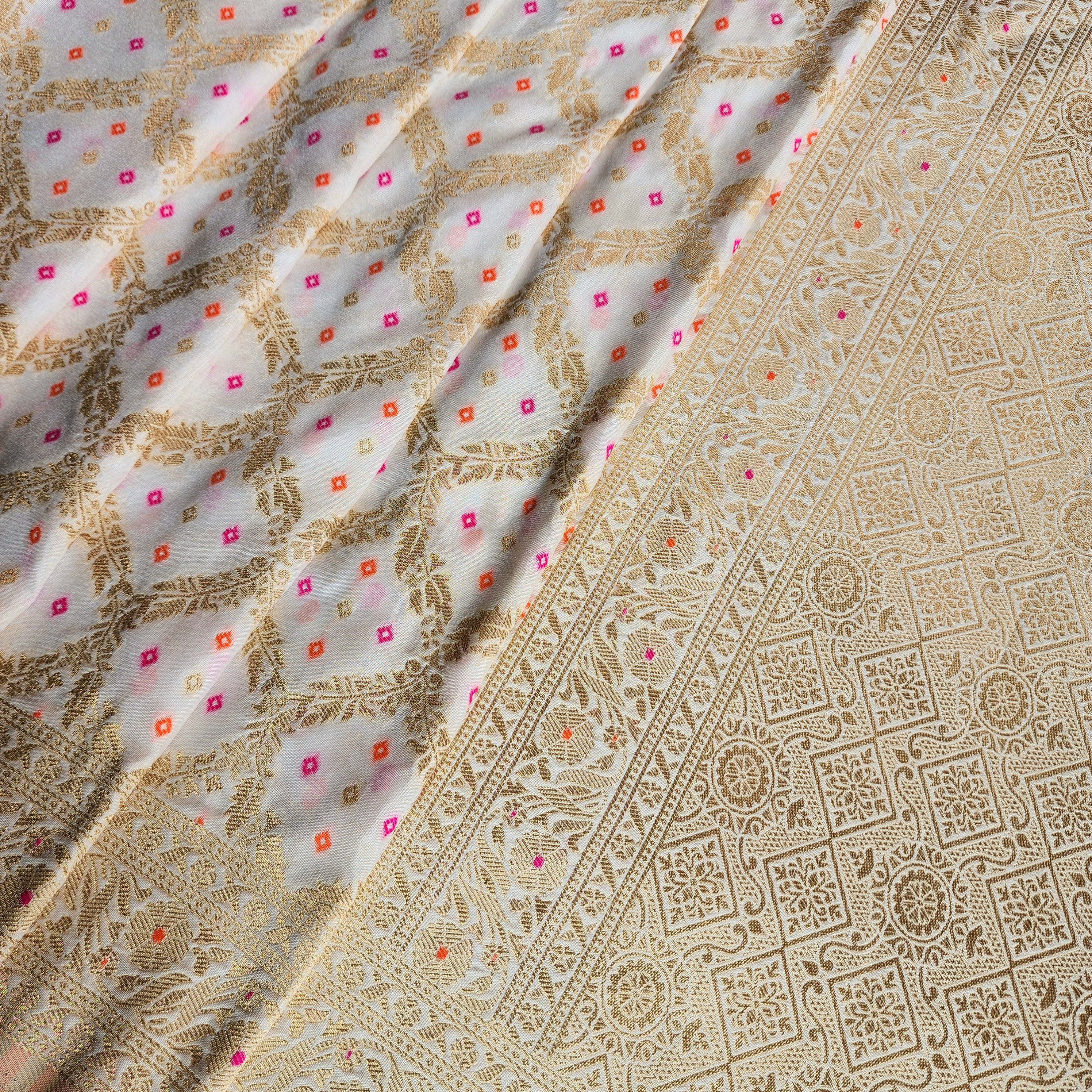 White Bandhani Dupatta with Traditional Jaal