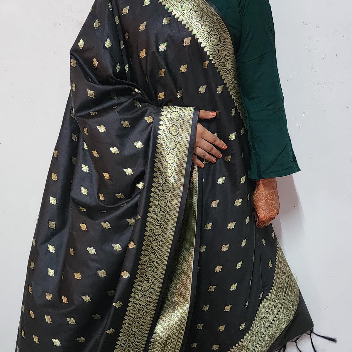Charcoal Black Banarasi Tapetta Silk Leaf Weave Dupatta