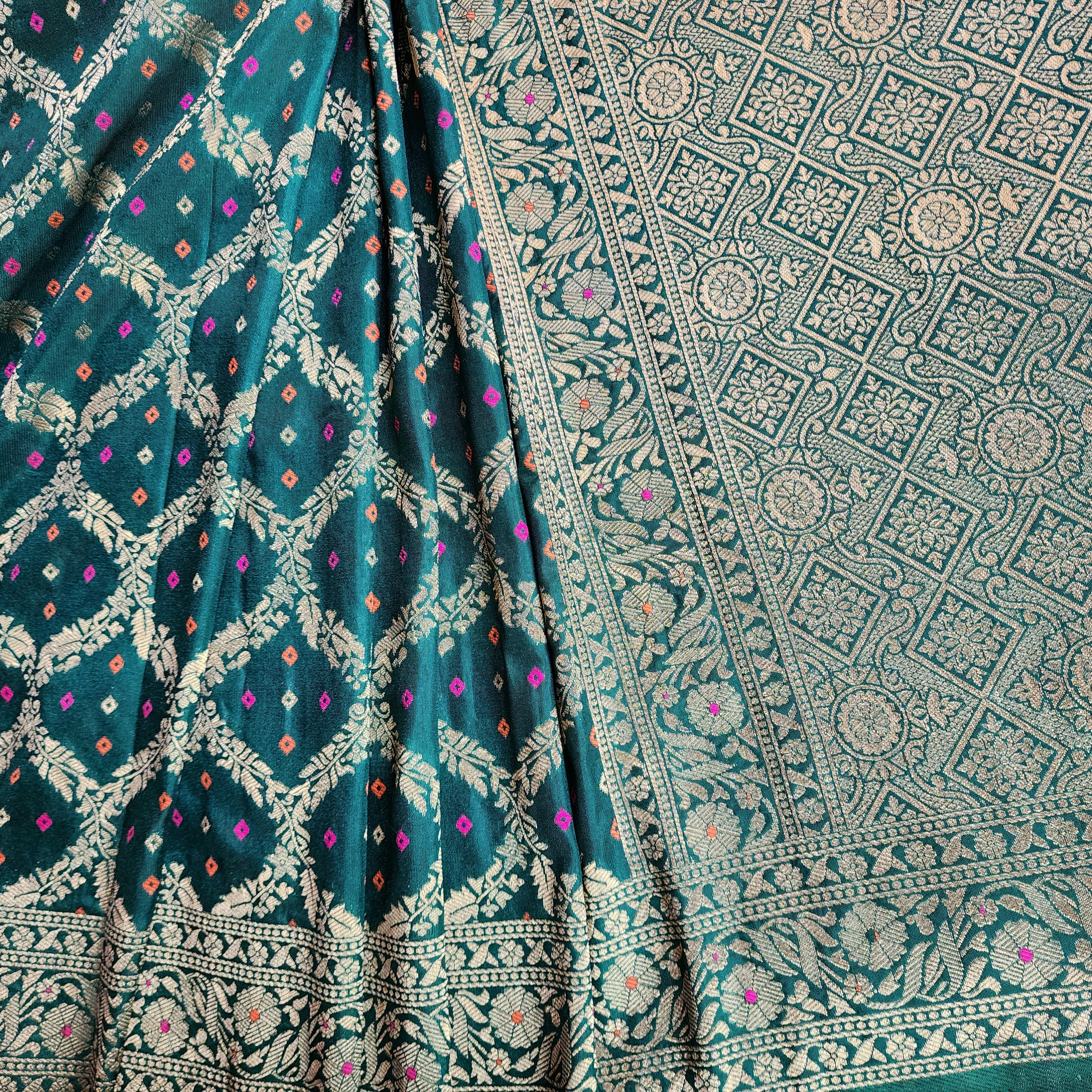 Bottle Green Bandhani Dupatta with Traditional Jaal