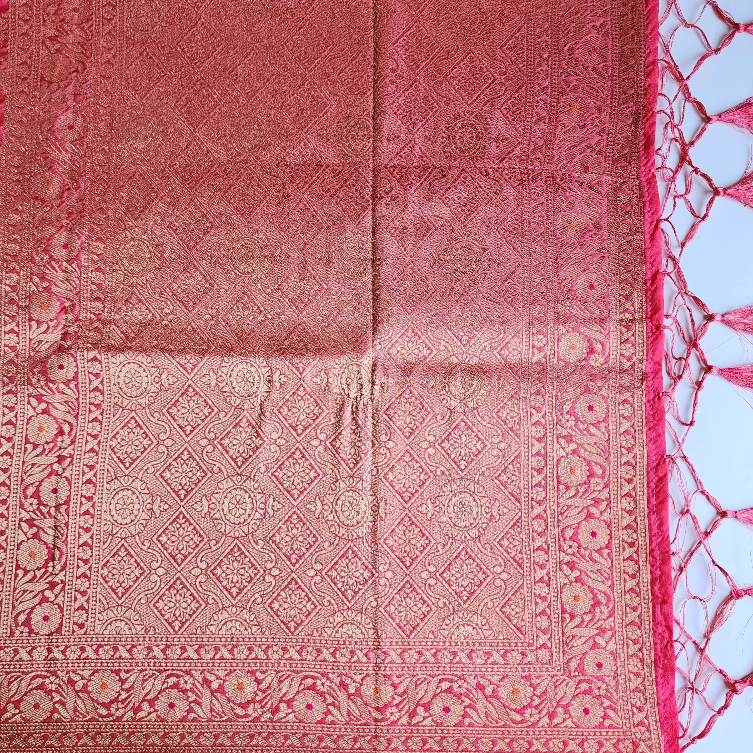 Rani Pink Bandhani Dupatta with Traditional Jaal
