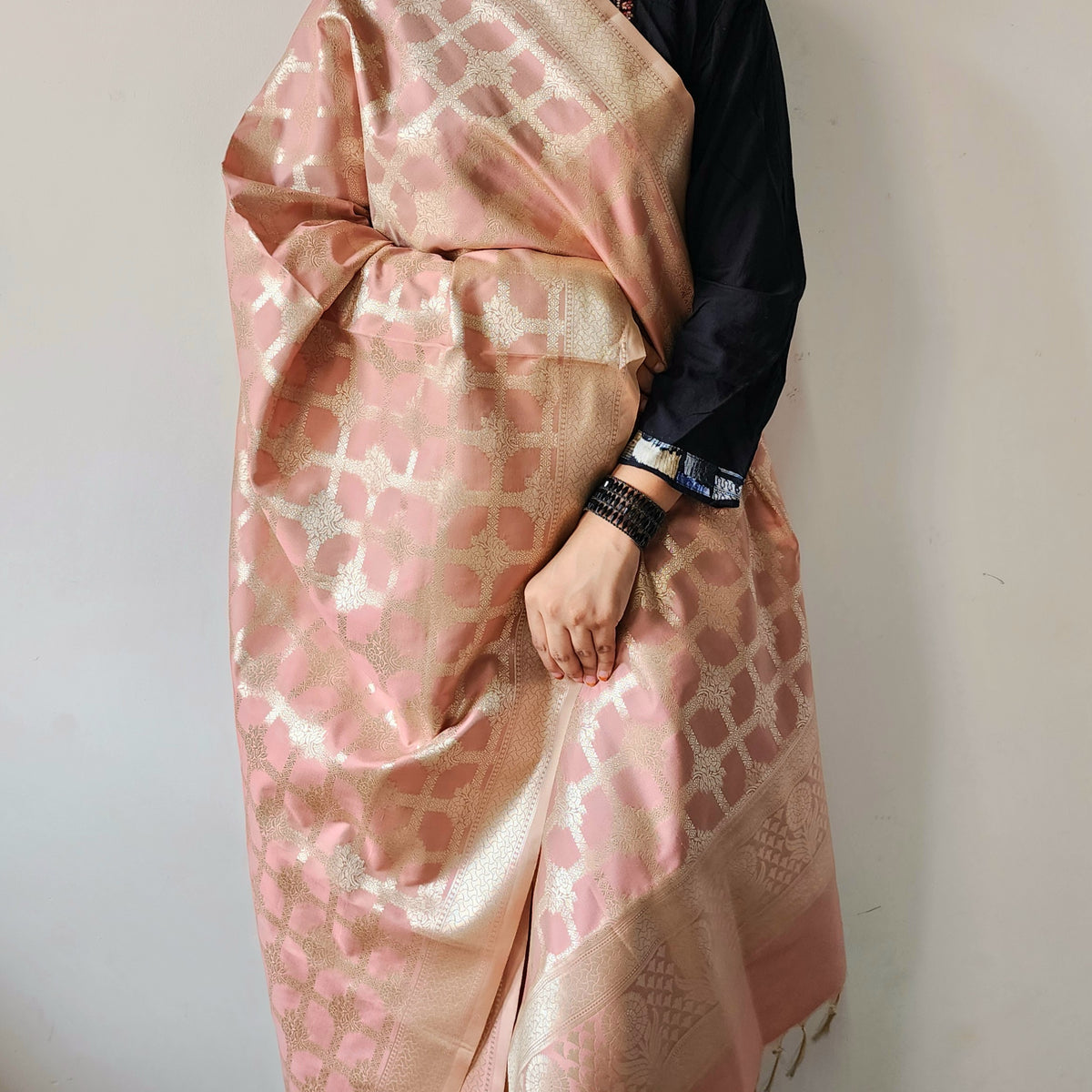 Rose Pink Banarasi Dupatta - Golden Lattice Weave