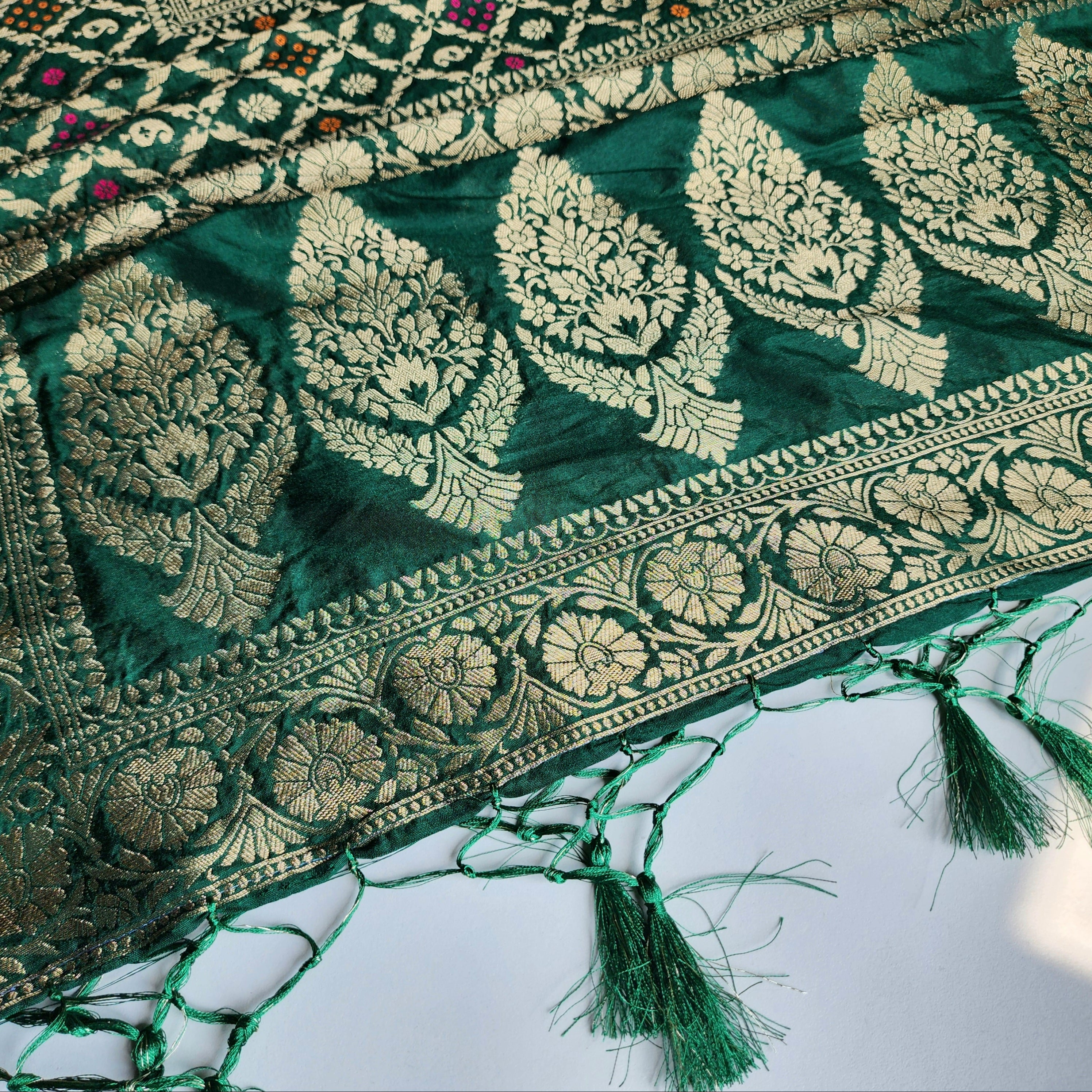 Emerald Green Bandhani Dupatta with Floral and Geometric Zari Weave