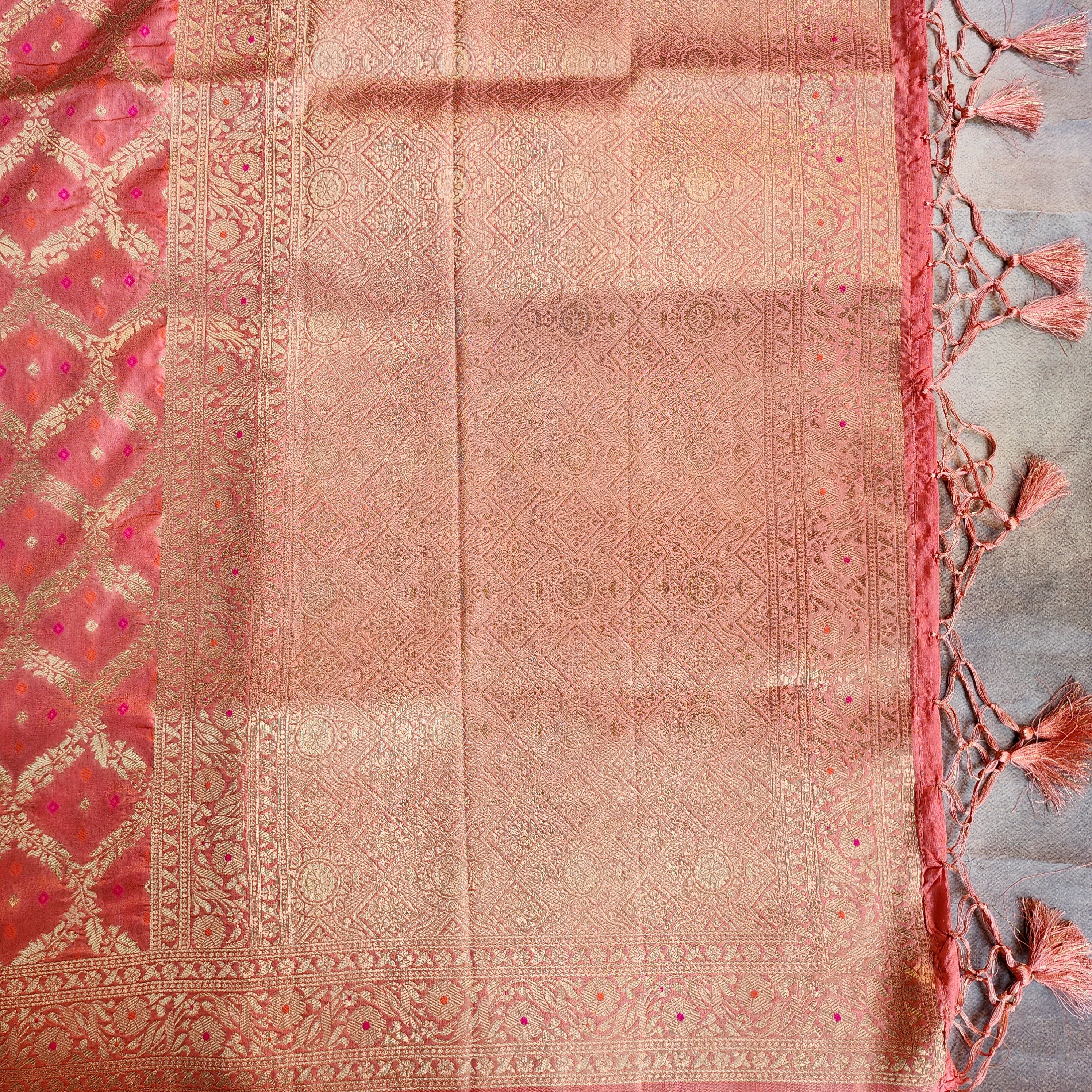 Peach Bandhani Dupatta with Traditional Jaal