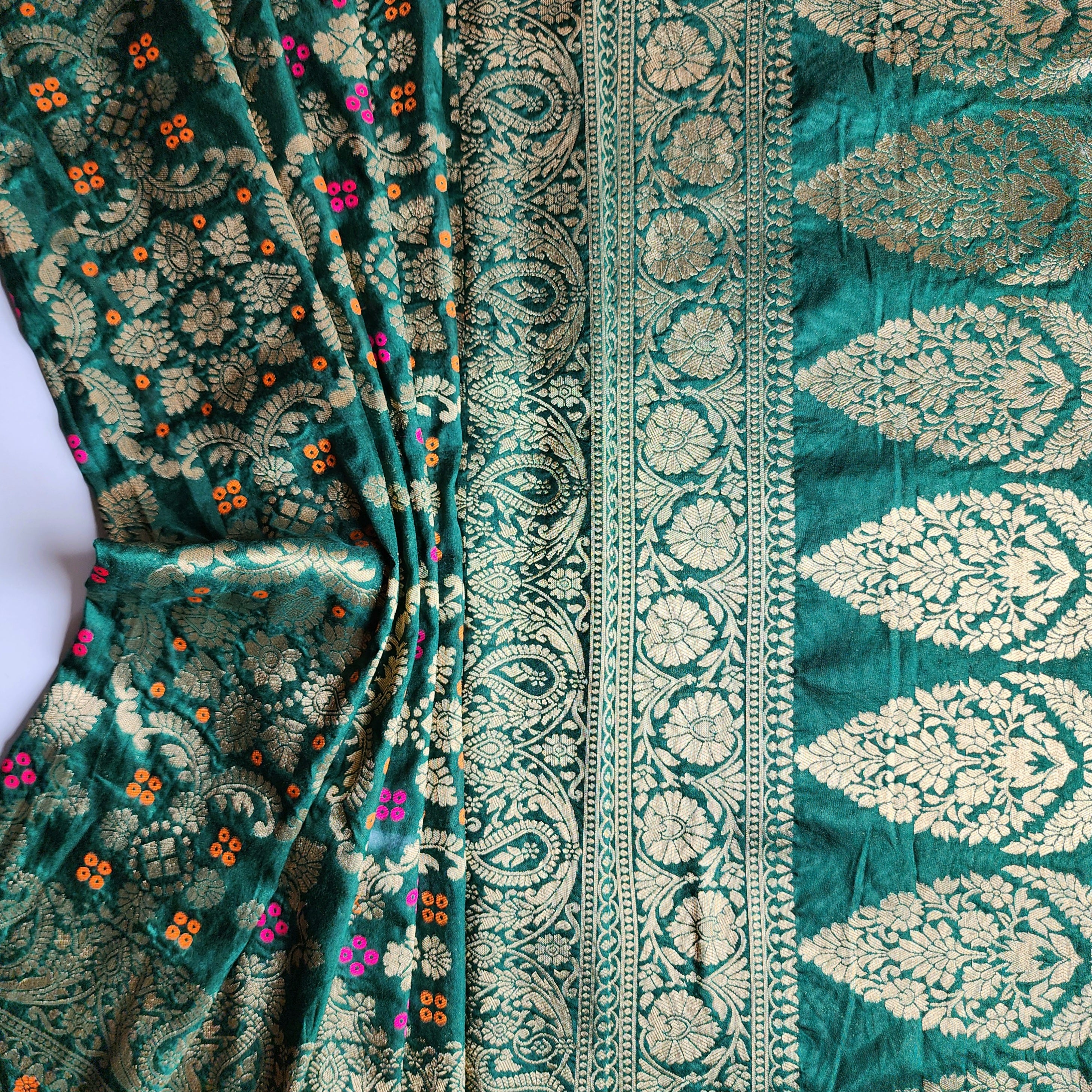 Emerald Green Bandhani Dupatta with Floral and Geometric Zari Weave