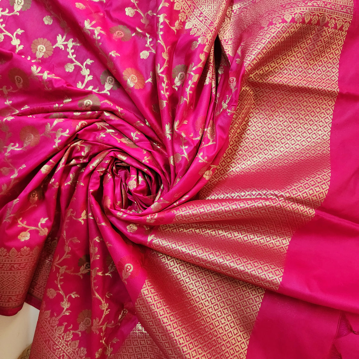 Banarasi Silk Floral Jaal Dupatta - Deep Fuchsia