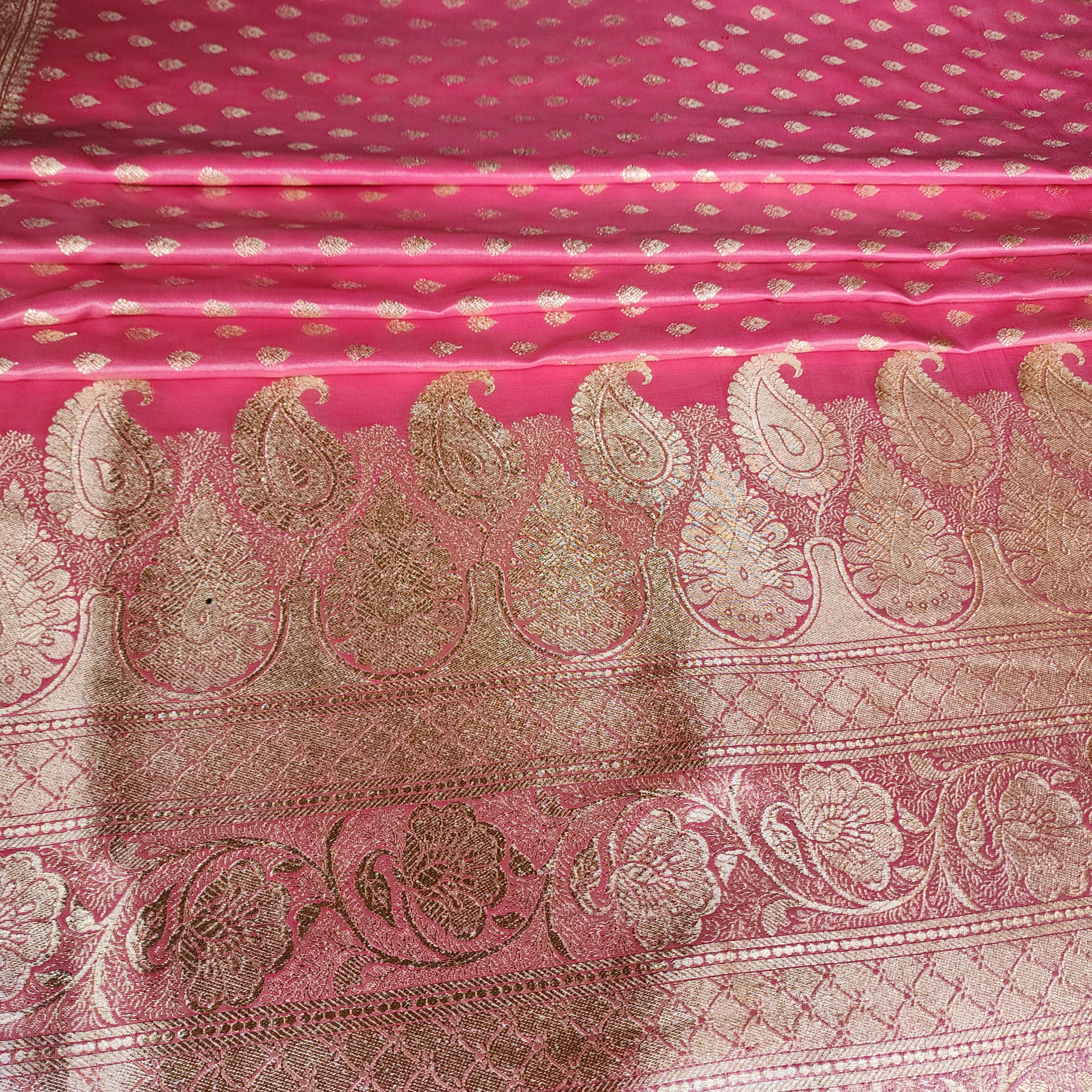 Rich Dusty Rose Banarasi Silk Saree with Gold Zari Weaving