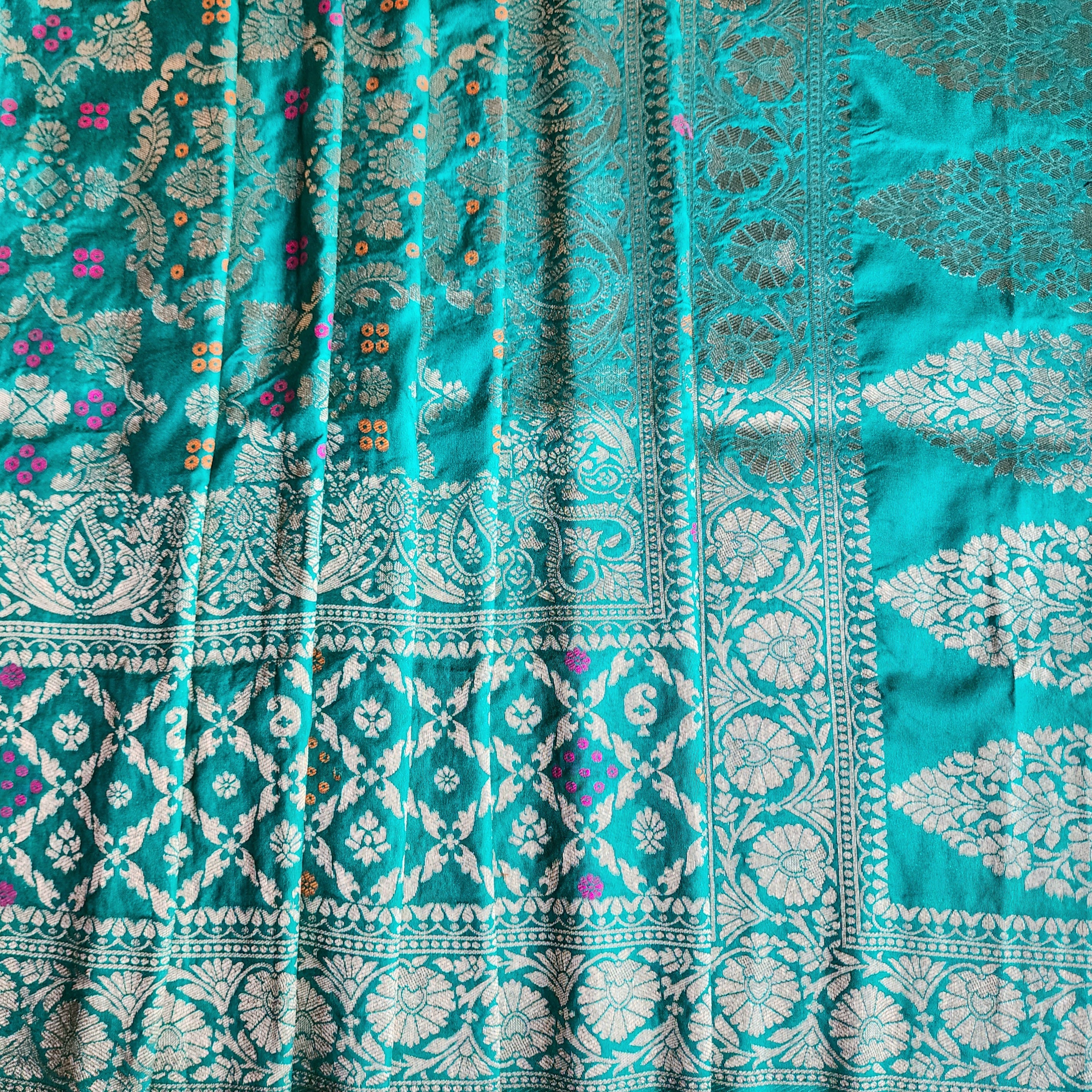 Sea Green Bandhani Dupatta with Floral and Geometric Zari Weave