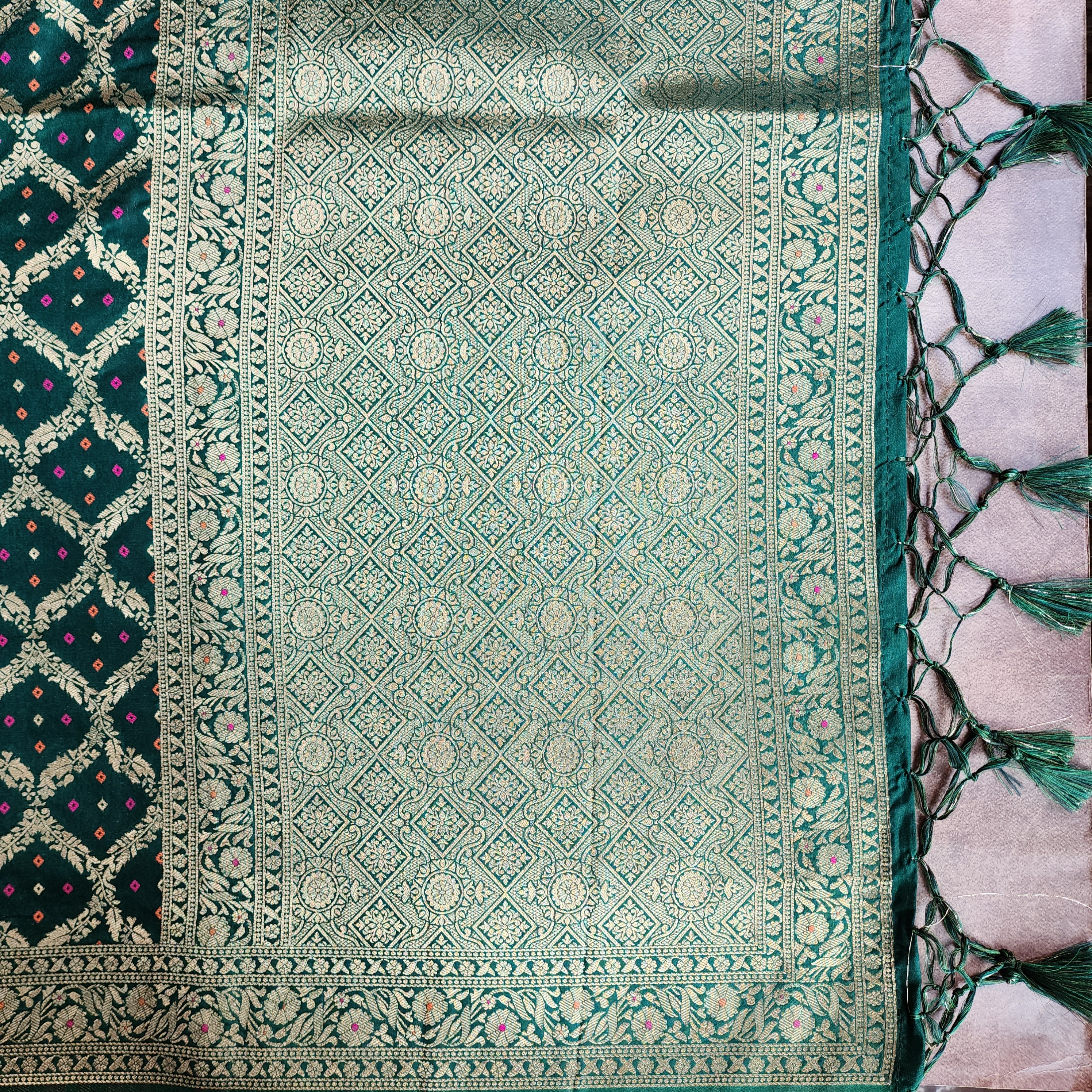 Bottle Green Bandhani Dupatta with Traditional Jaal