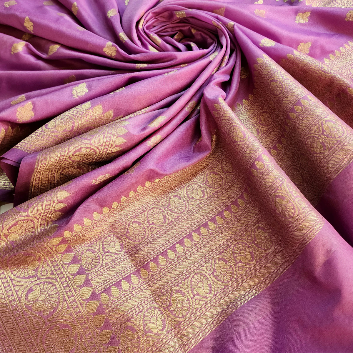 Purple Zari Banarasi Tapetta Silk Leaf Weave Dupatta