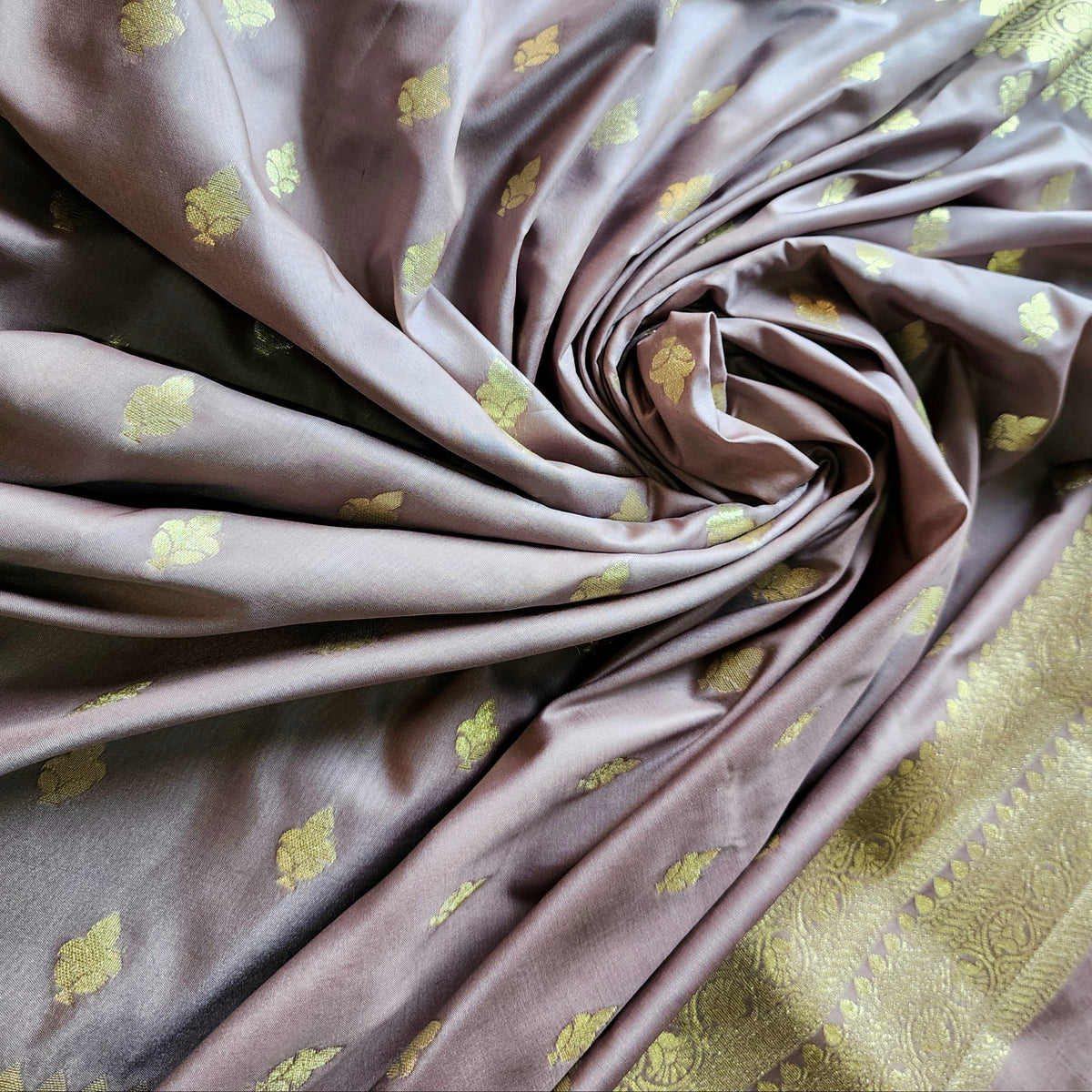 Mauve Banarasi Tapetta Silk Leaf Weave Dupatta