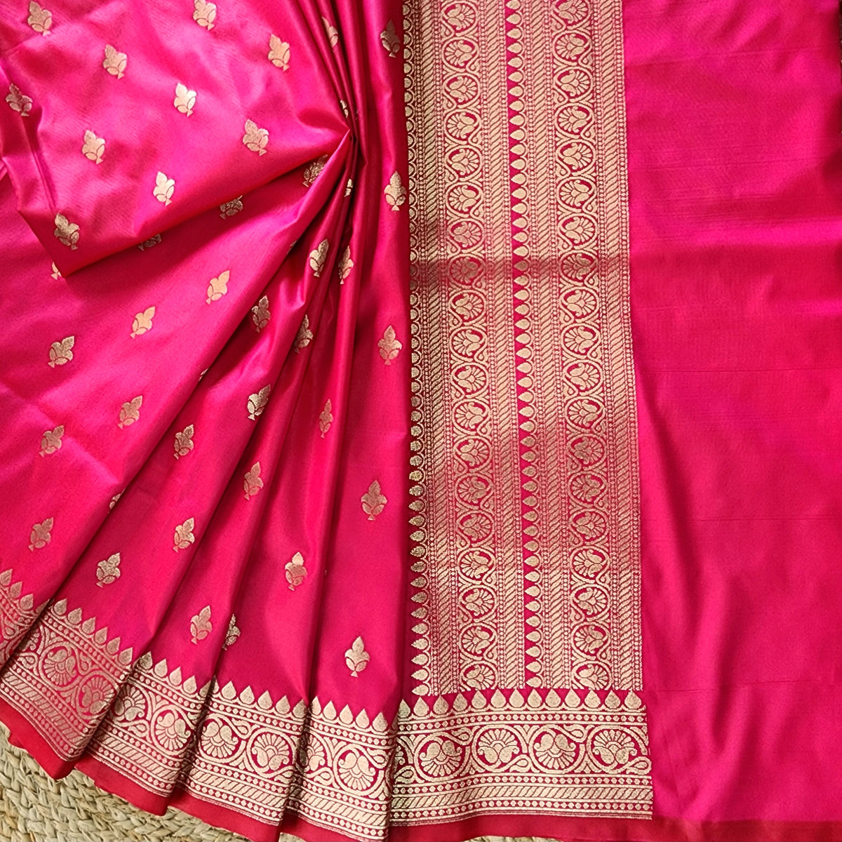 Rani Pink Banarasi Tapetta Silk Leaf Weave Dupatta