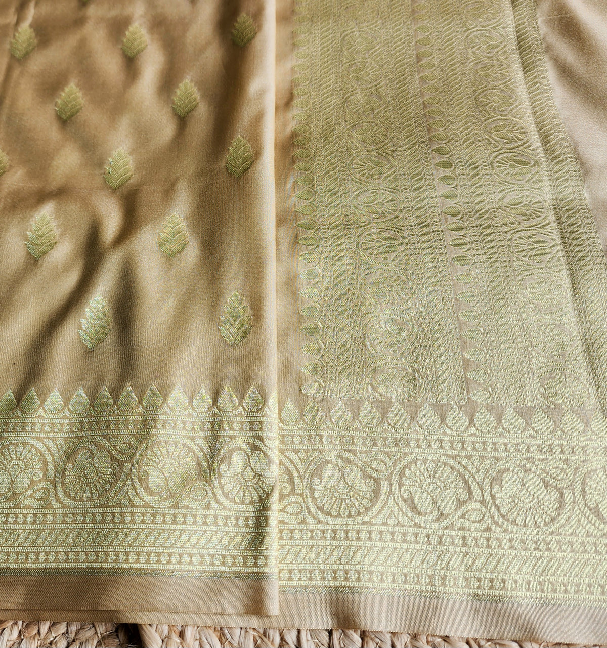 Champagne Banarasi Tapetta Silk Leaf Weave Dupatta