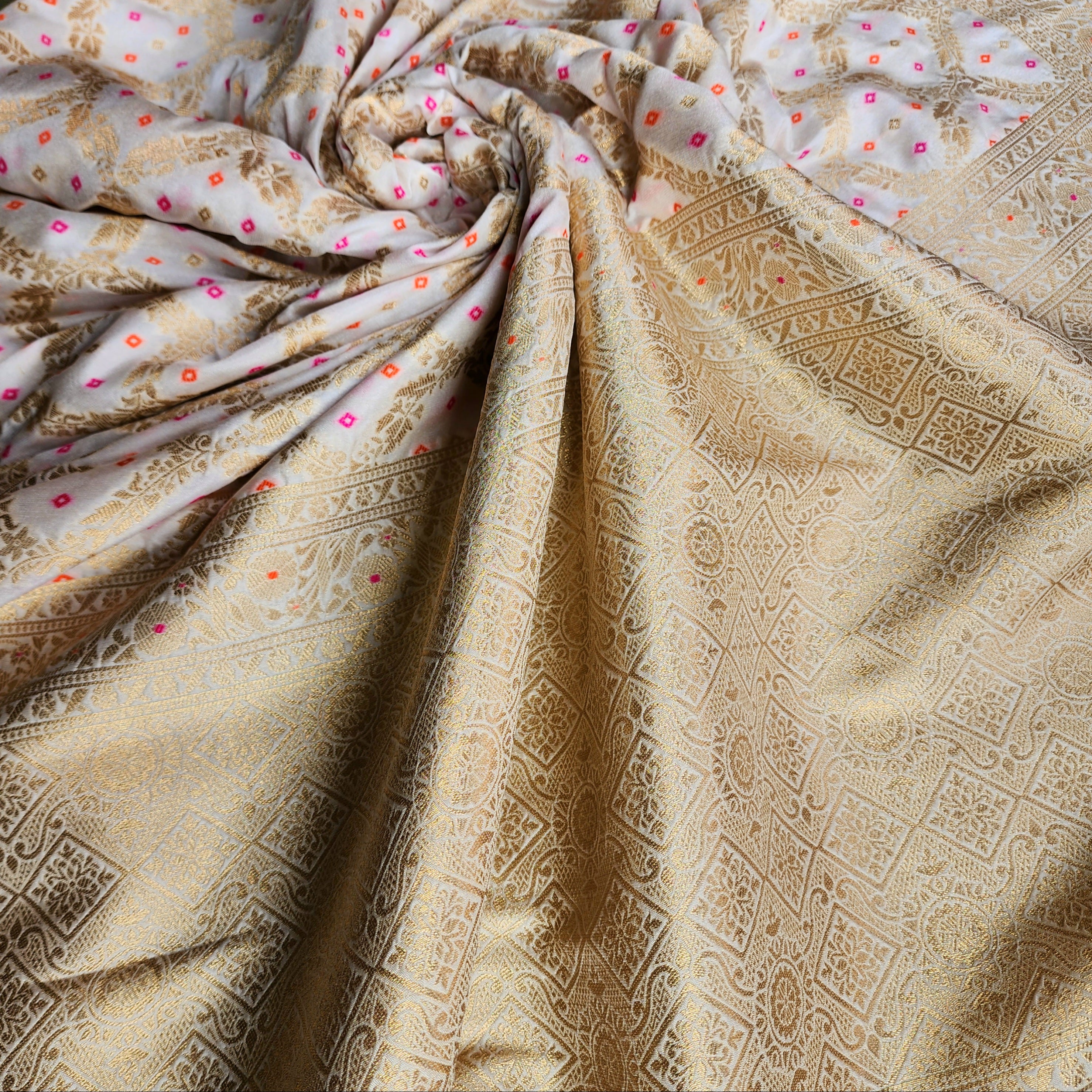 White Bandhani Dupatta with Traditional Jaal