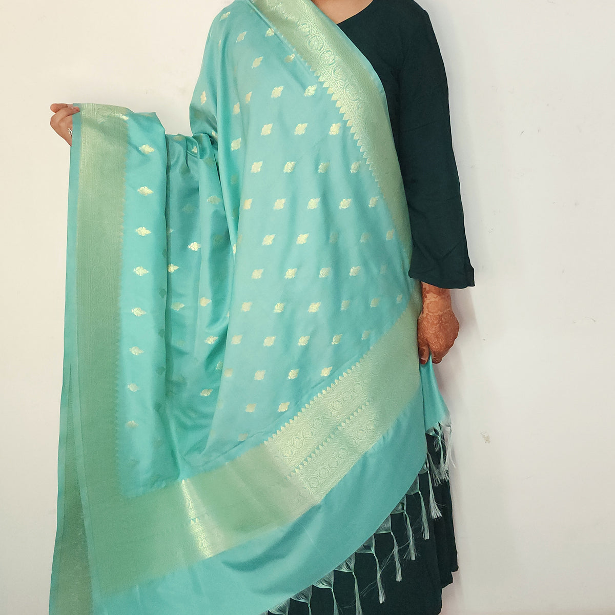Aqua Green Banarasi Tapetta Silk Leaf Weave Dupatta