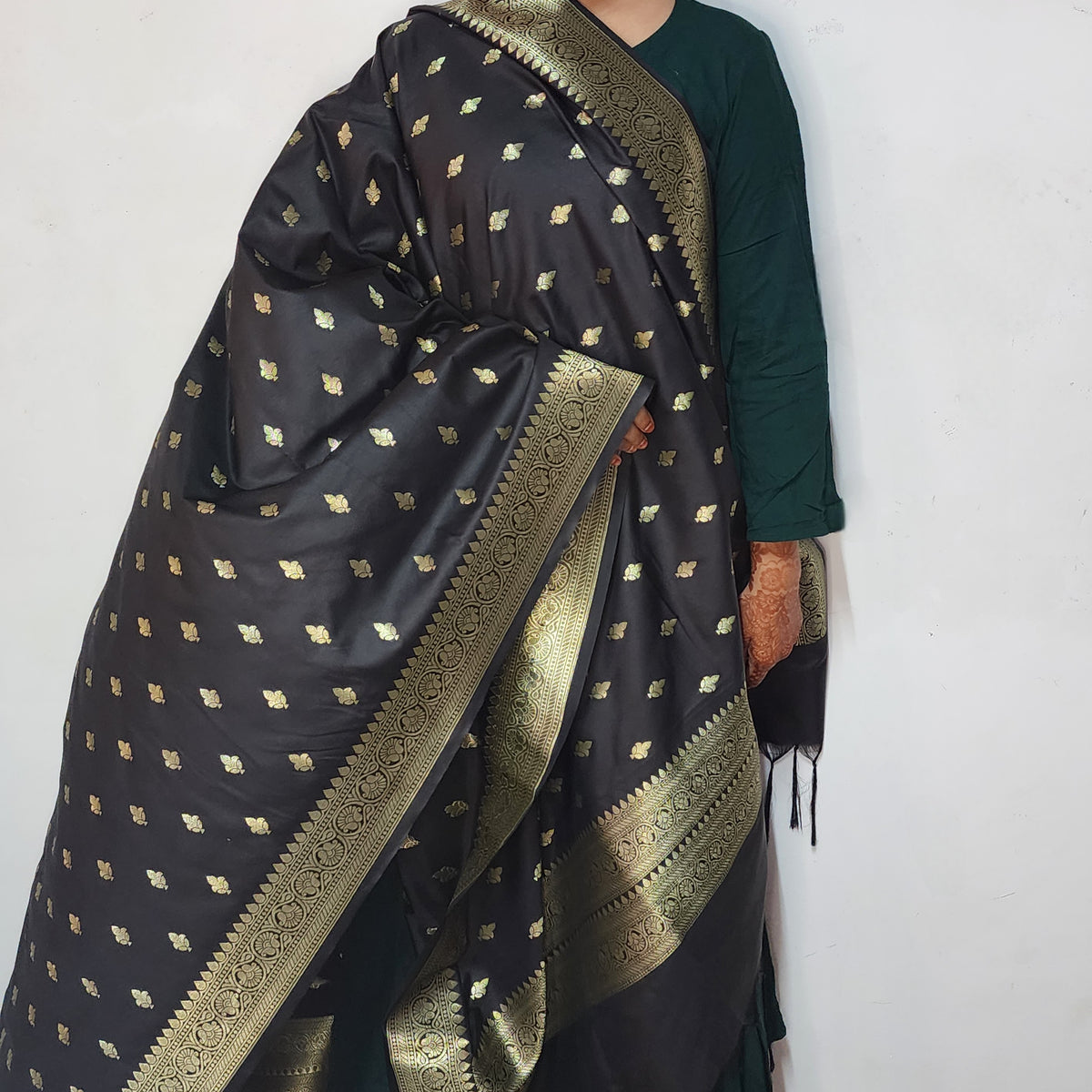 Charcoal Black Banarasi Tapetta Silk Leaf Weave Dupatta