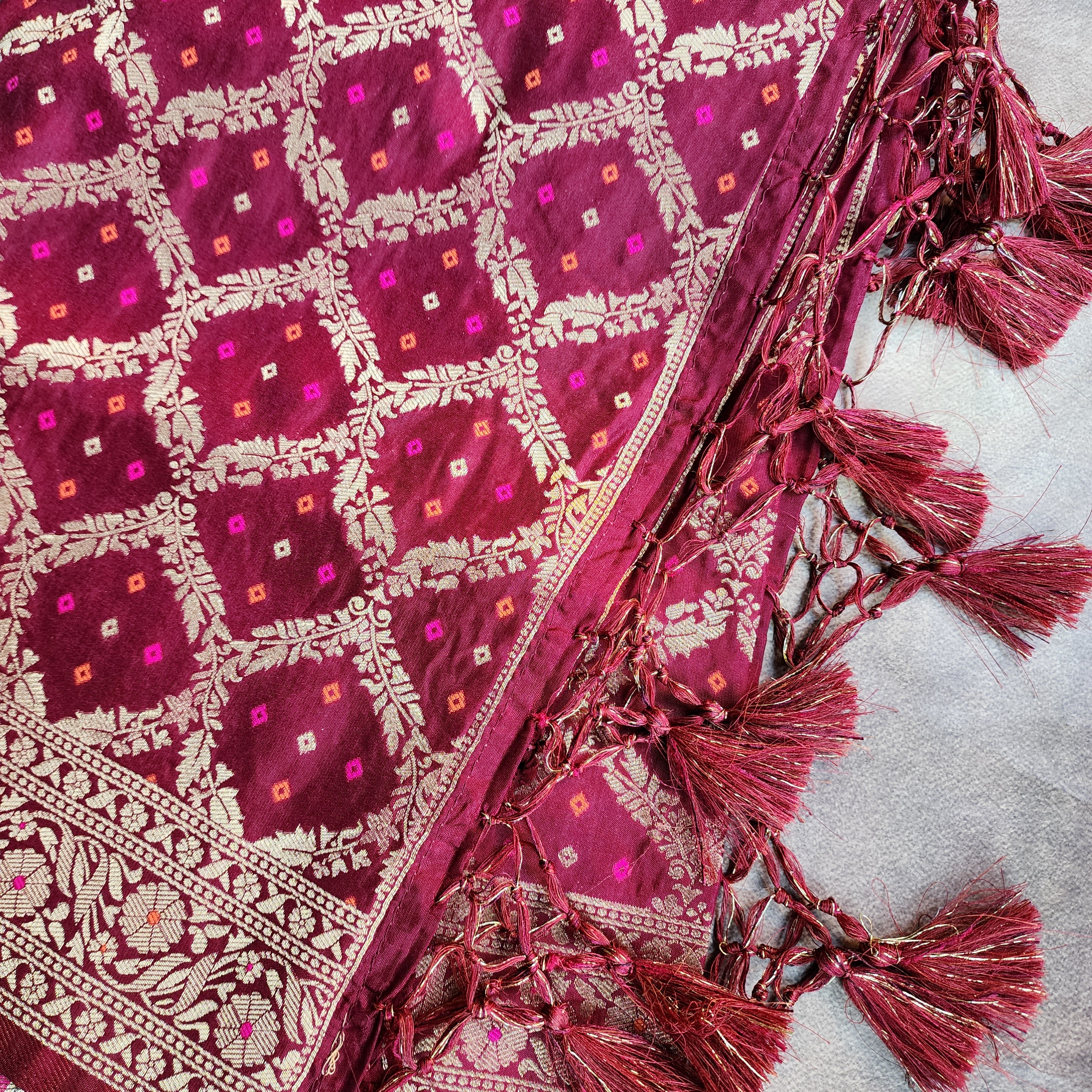 Wine Bandhani Dupatta with Traditional Jaal