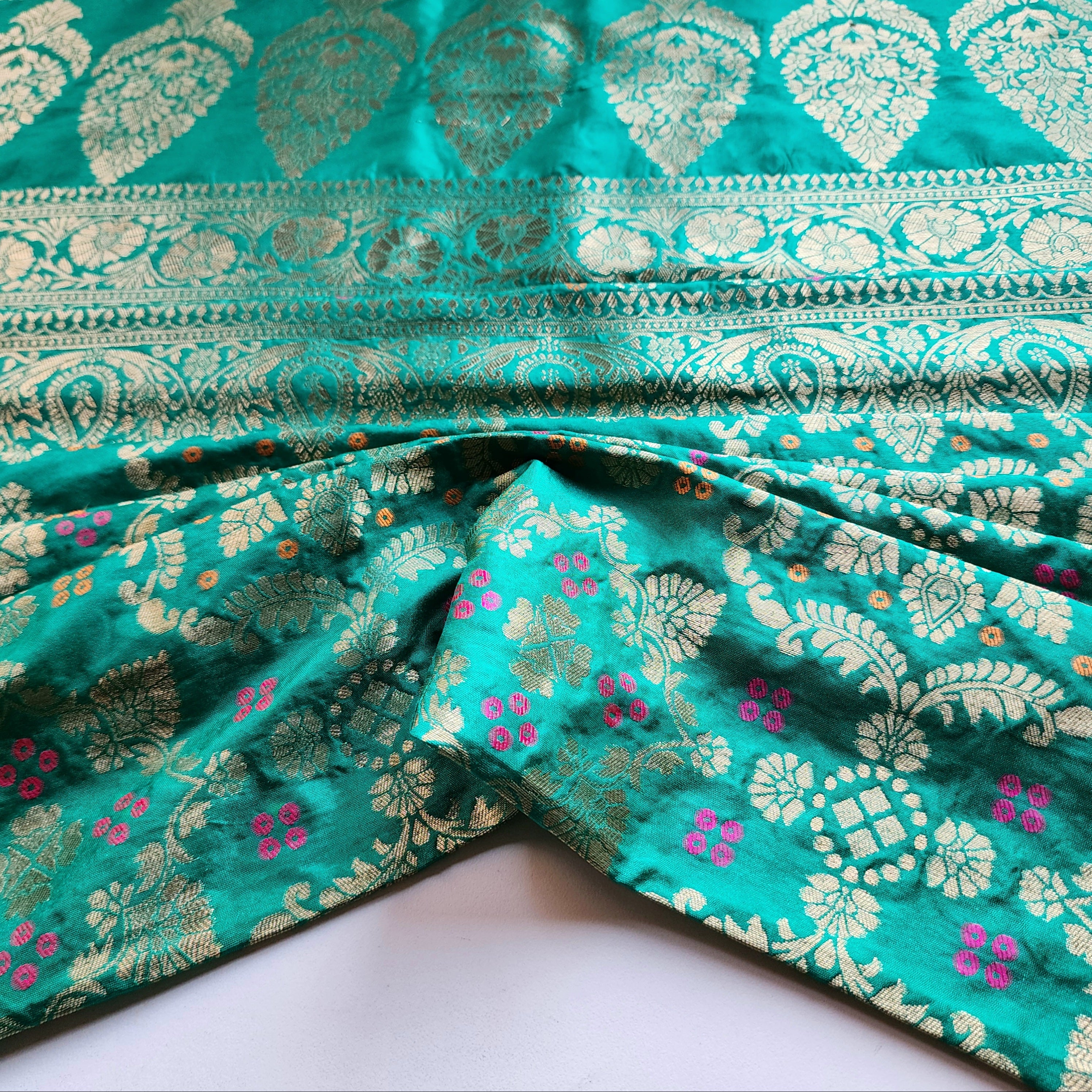 Sea Green Bandhani Dupatta with Floral and Geometric Zari Weave