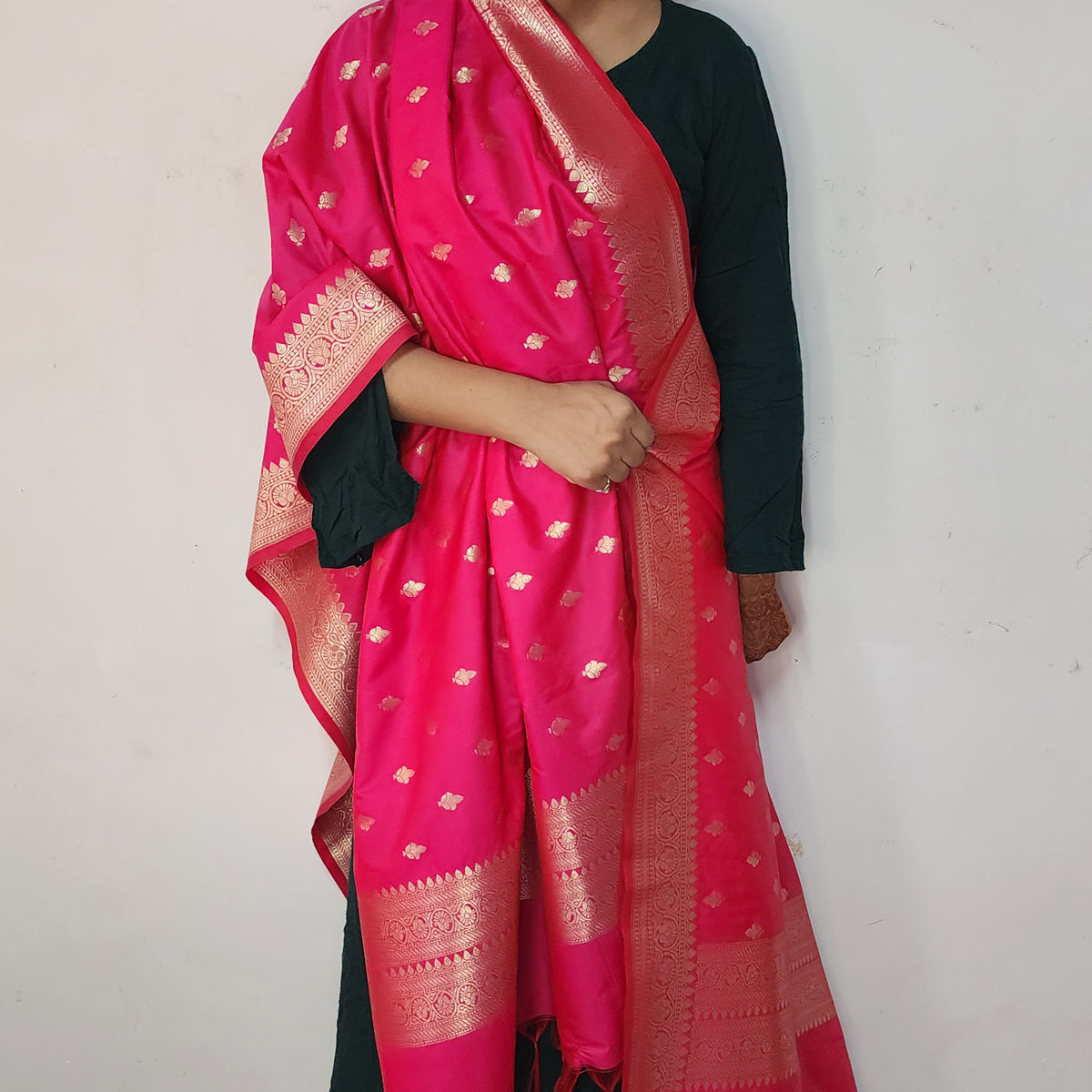 Rani Pink Banarasi Tapetta Silk Leaf Weave Dupatta