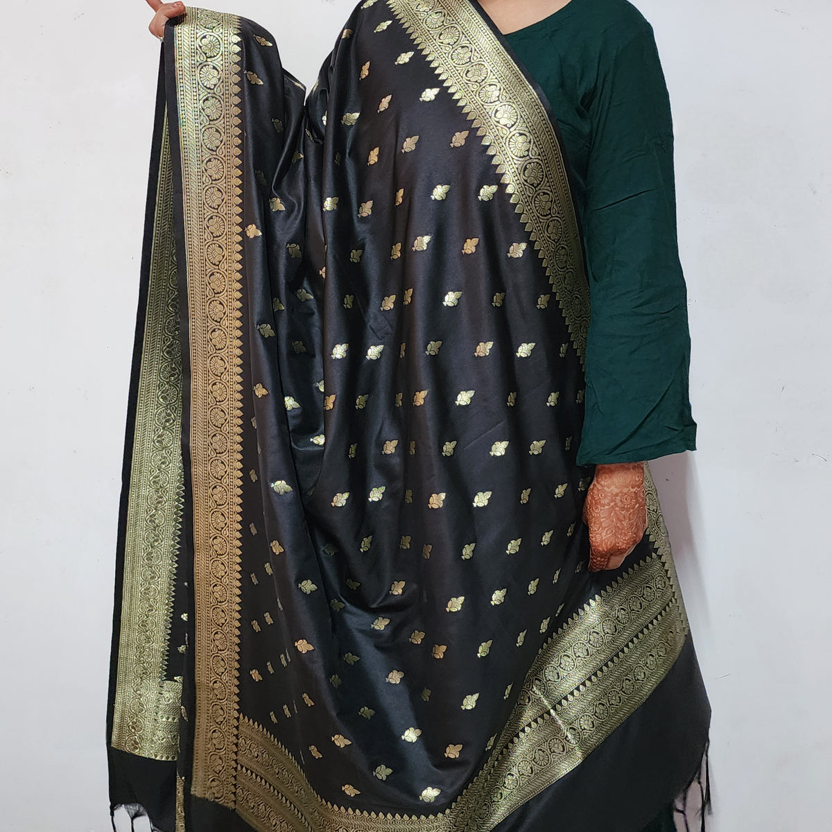 Charcoal Black Banarasi Tapetta Silk Leaf Weave Dupatta