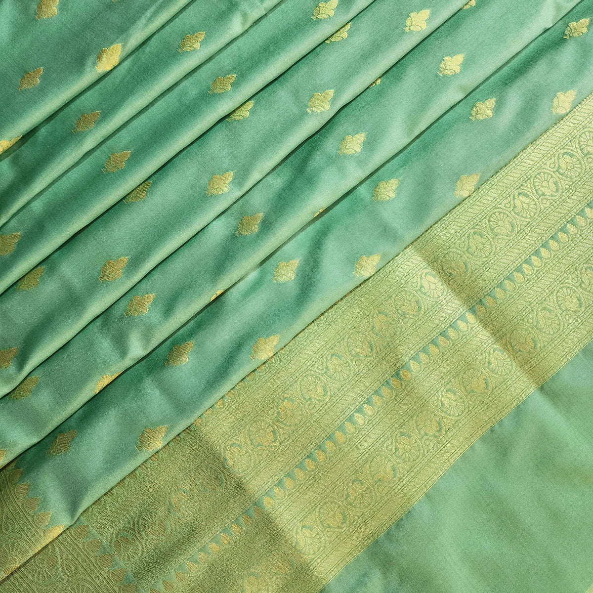 Aqua Green Banarasi Tapetta Silk Leaf Weave Dupatta