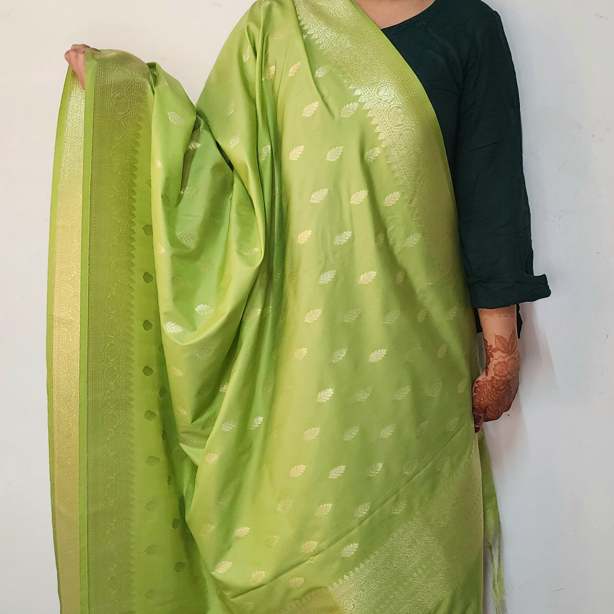 Pista Green Banarasi Tapetta Silk Leaf Weave Dupatta