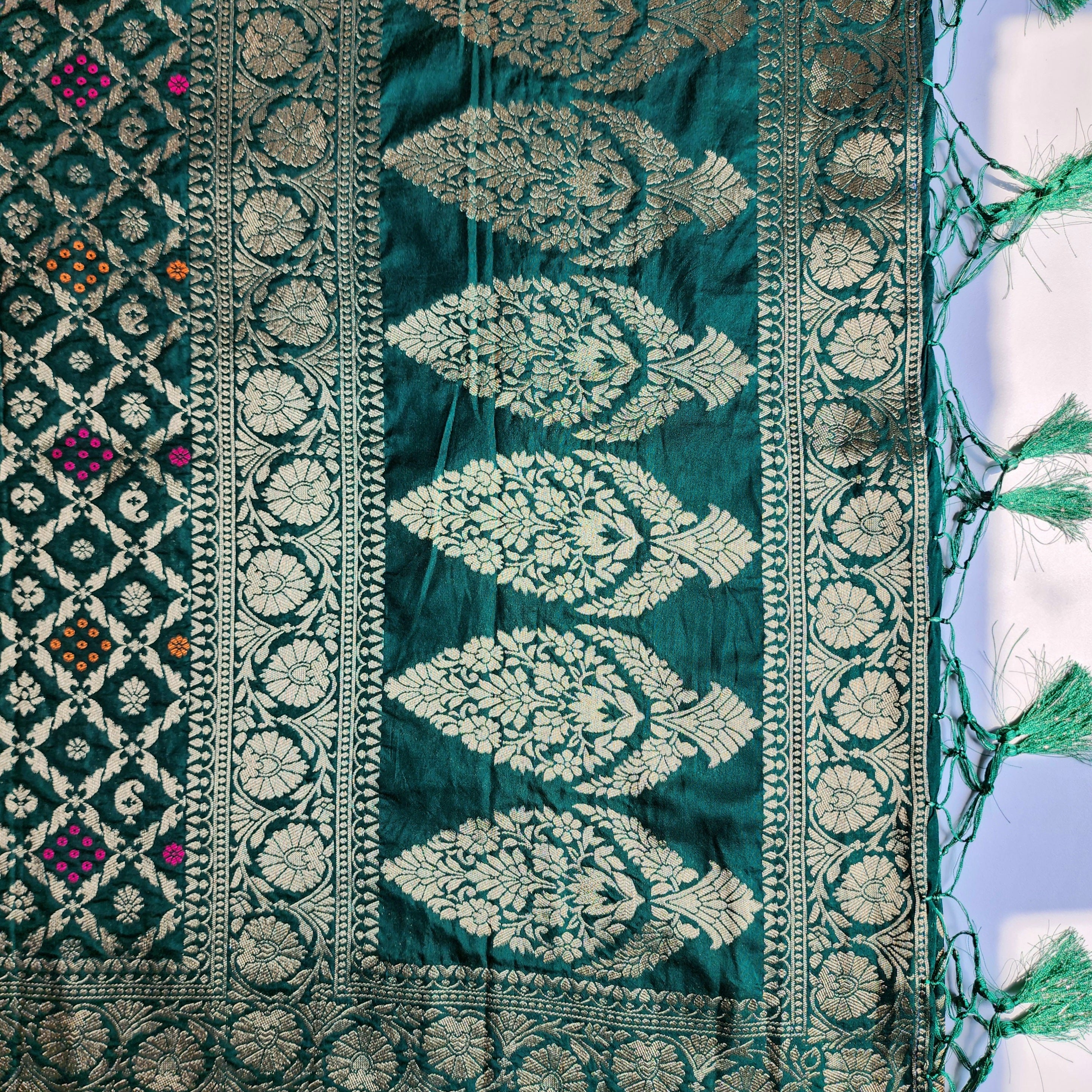 Emerald Green Bandhani Dupatta with Floral and Geometric Zari Weave