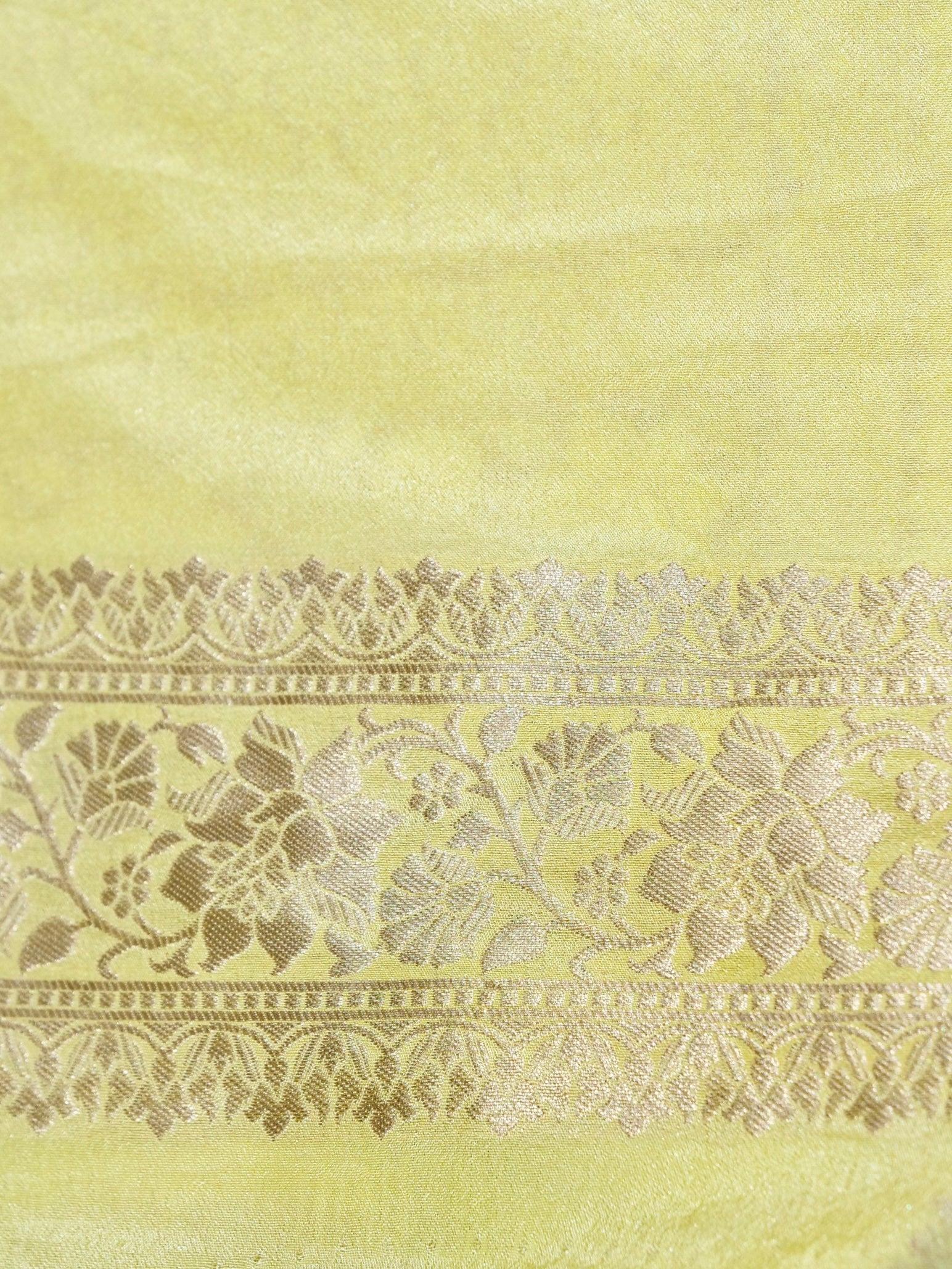 Vibrant Violet Crepe Georgette Silk Saree with Champagne Gold Border