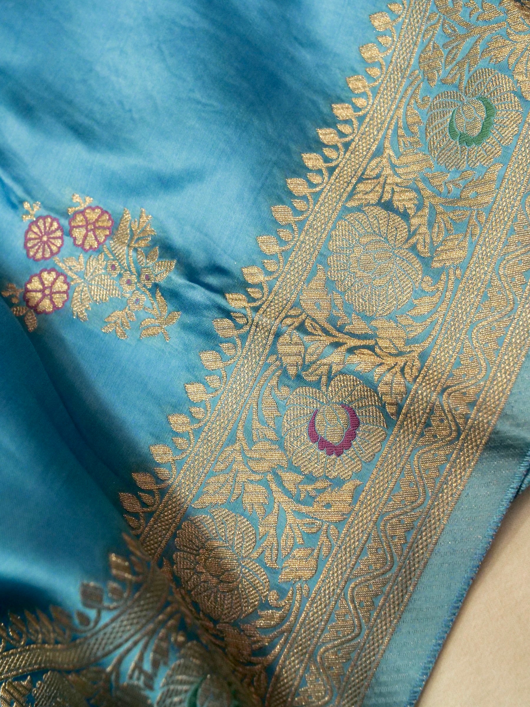 Cerulean Blue Ombré Shade Mashru Silk Saree with Champagne Border