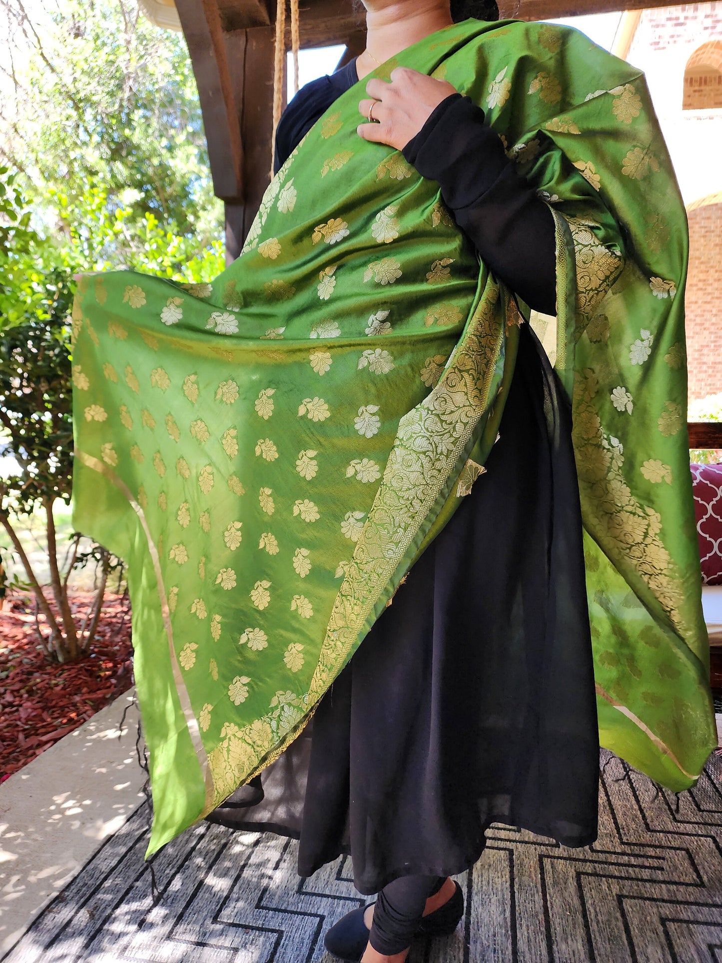 Banarasi Silk Green Dupatta with gold handweaving, Indian traditional and Festive designer dupatta, luxurious, soft to touch  dupatta