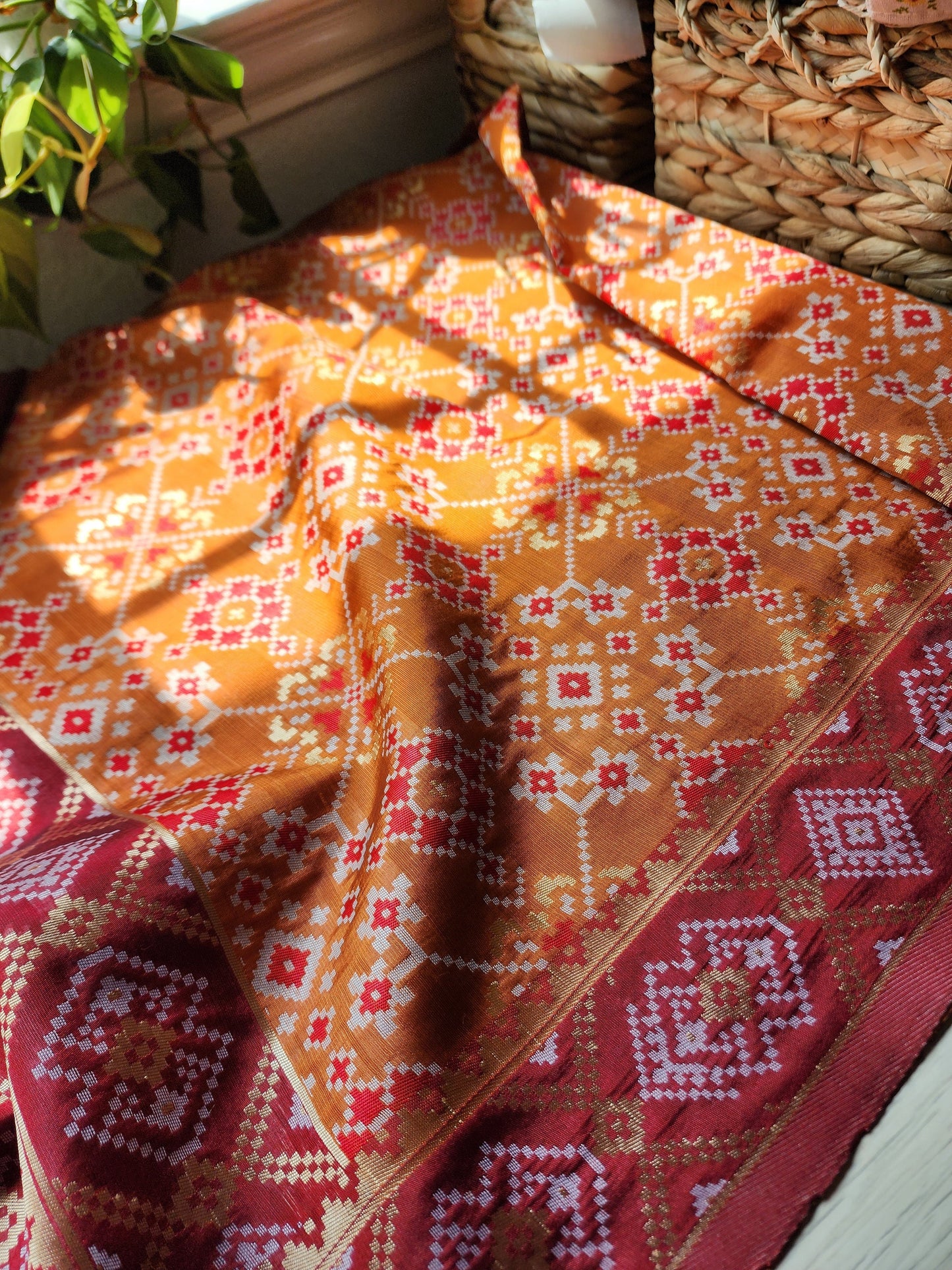 Banarasi Silk Handwoven Orange & Maroon Dupatta with golden weaving, Indian traditional and Festive designer dhupatta,luxurious Banarsi silk